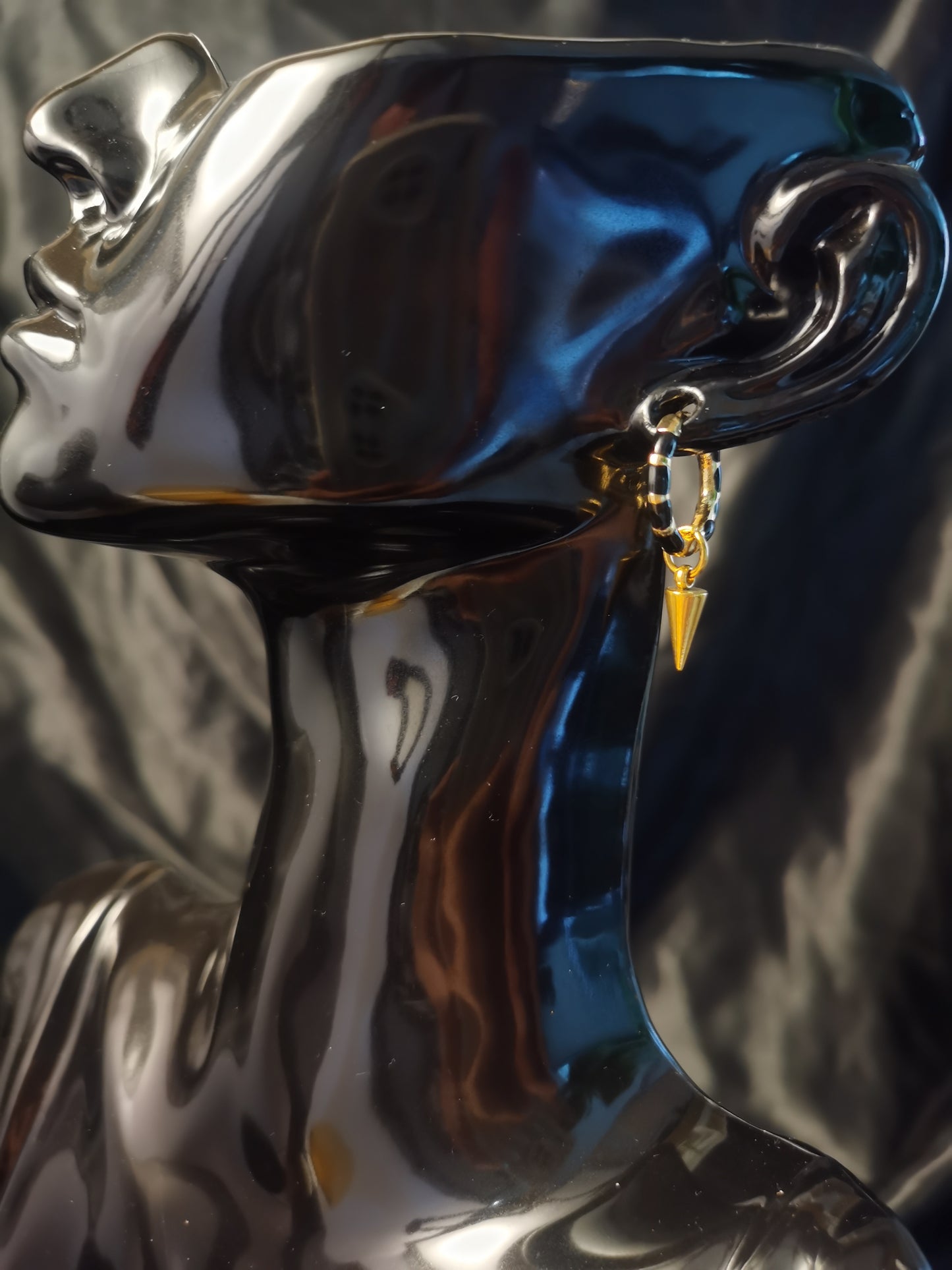 Huggie Rivet Earrings 18k gold-plated Titanium Steel GMJE33