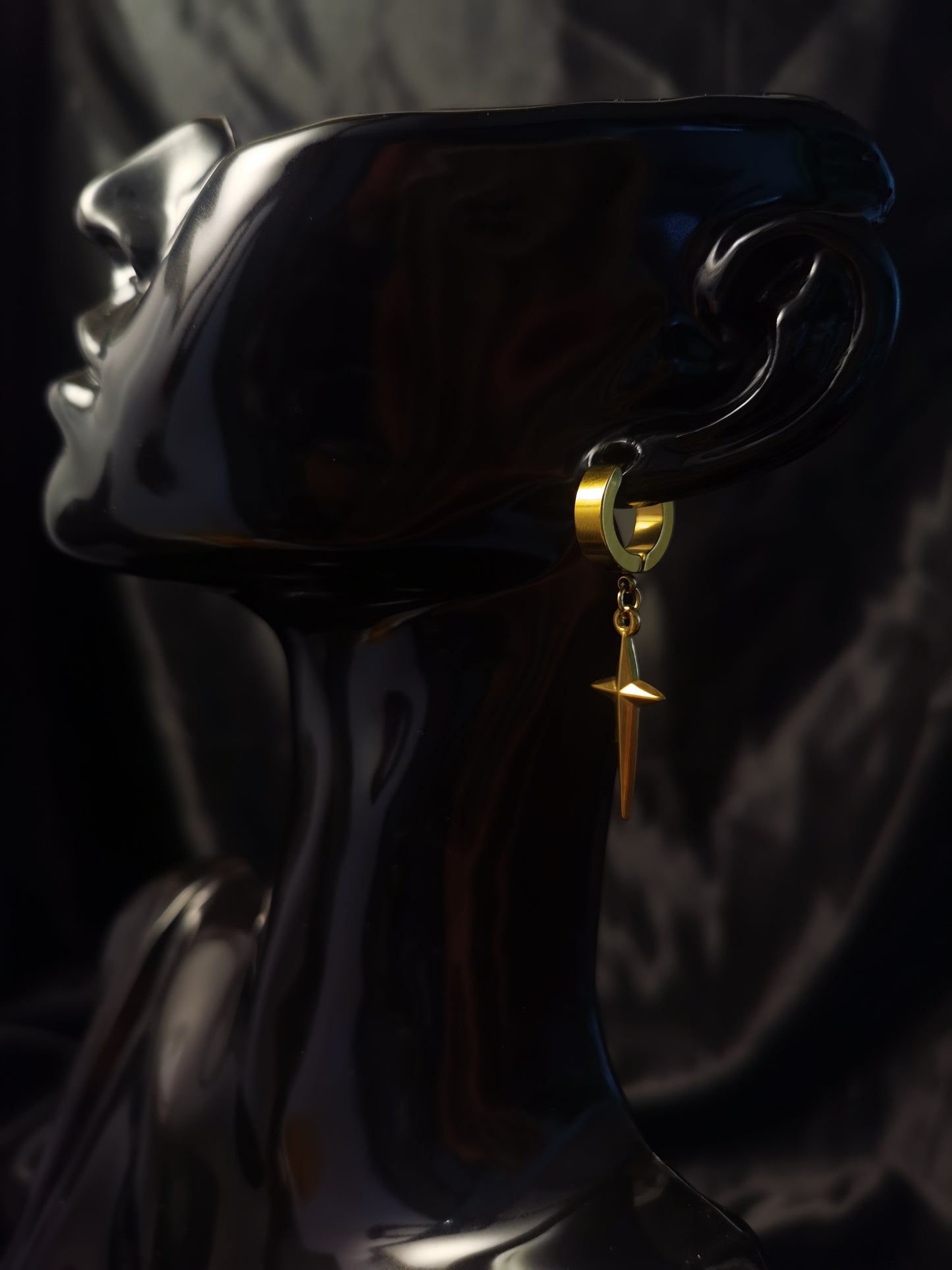 Huggie Cross Earrings 18k gold-plated Titanium Steel GMJE36