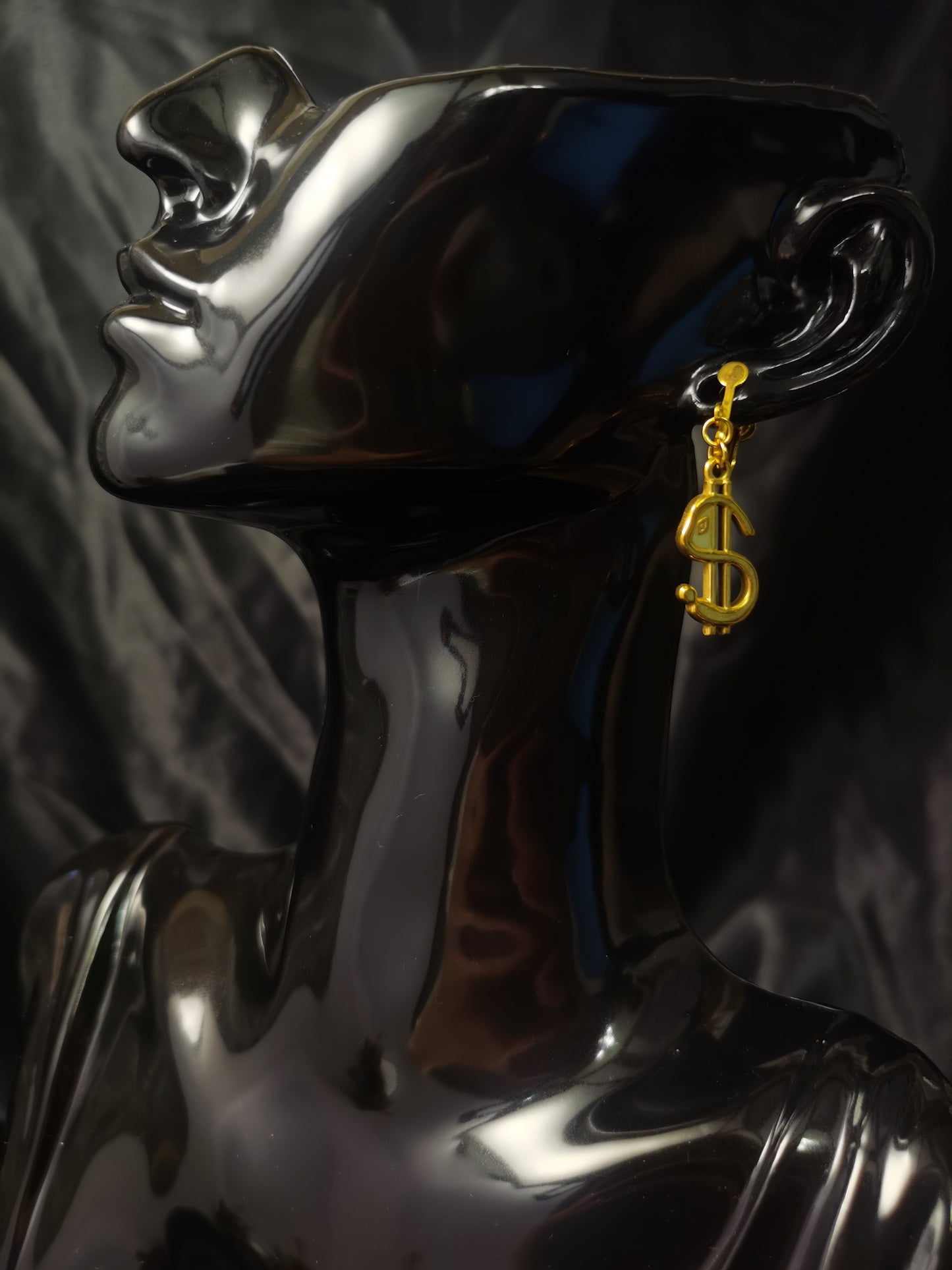 Huggie Dollars Earrings 18k gold-plated Titanium Steel GMJE41