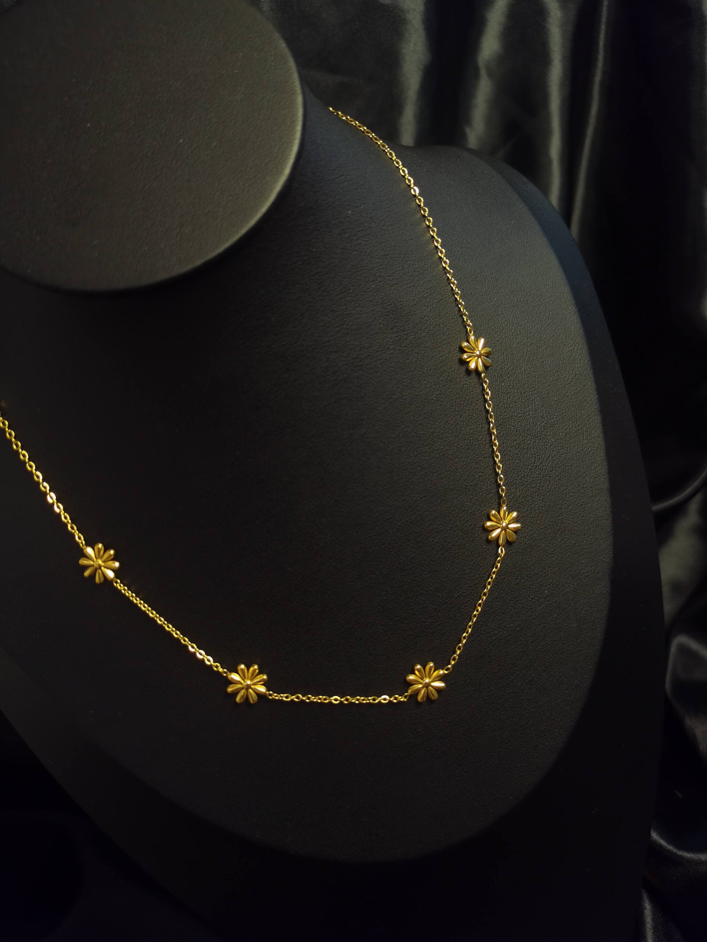 Tiny Daisy Necklace 18k gold-plated Titanium Steel chain Trendy Jewelry 2025 GMJN26