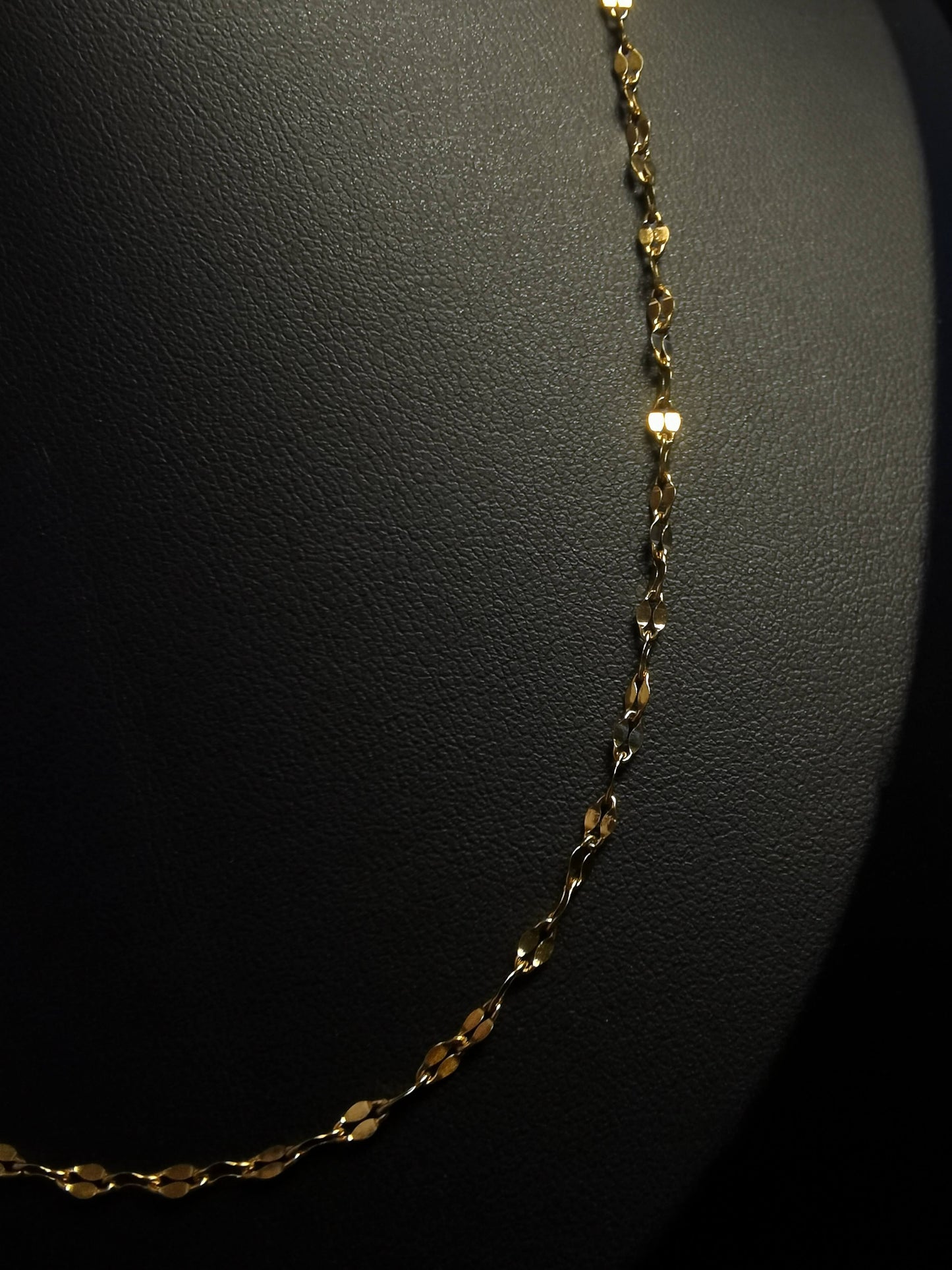 Lip Chain Necklace 18k gold-plated Titanium Steel Trendy Jewelry 2025 GMJBC15