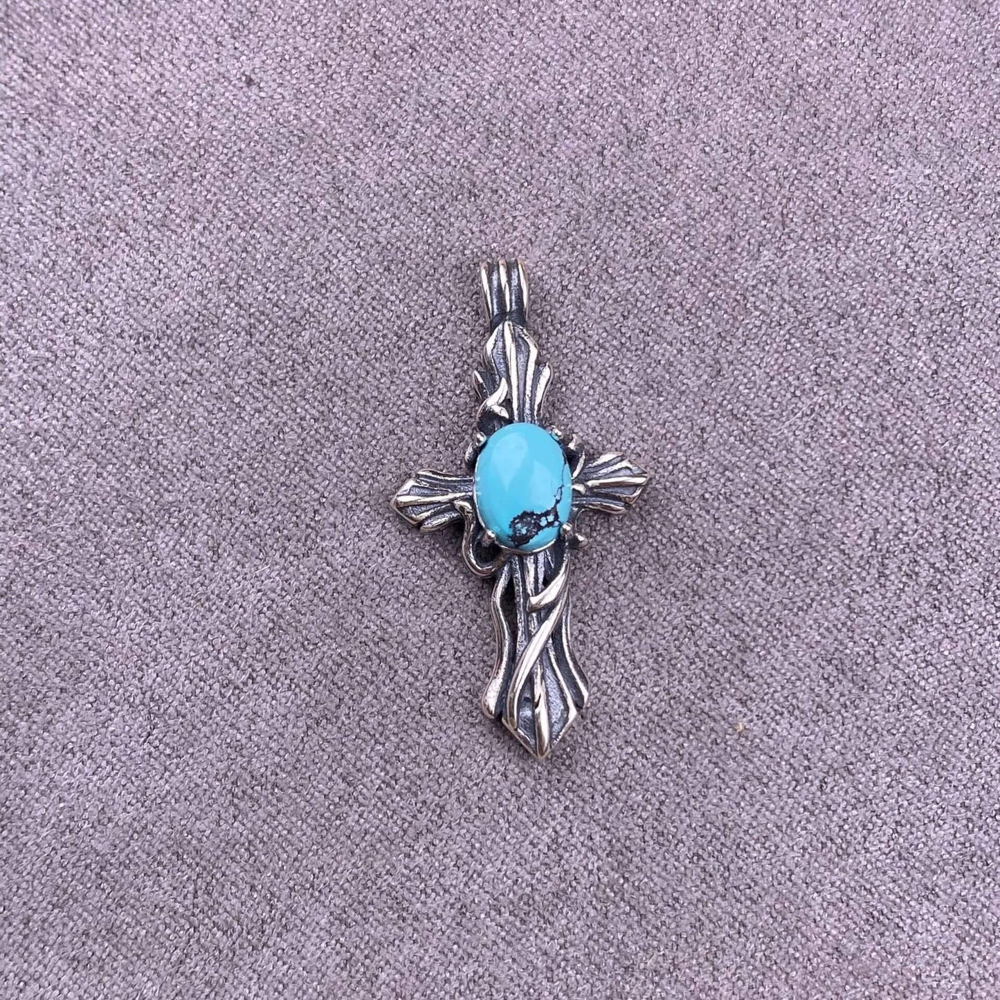 Opal, abalone shell, Larima sea crest stone, grey moonstone, aquamarine, jasper, citrine, turquoise, old waxS925 silver inlaid retro silver cross pendant, aged, personalized and fashionable OL necklace Pendant