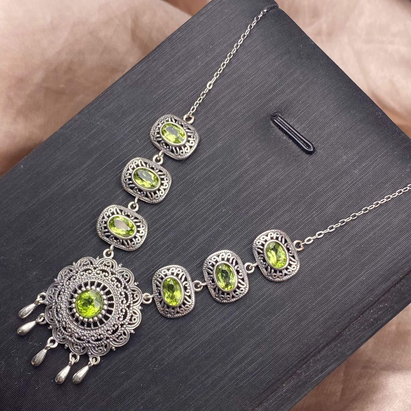 Citrine, black opal, black shell, garnet, purple dragon crystal, moonstone, purple tooth black, red jasper, jasper, golden fortune stone, copper hair crystal, gray moonlight, amethyst, s925 collarbone chain necklace