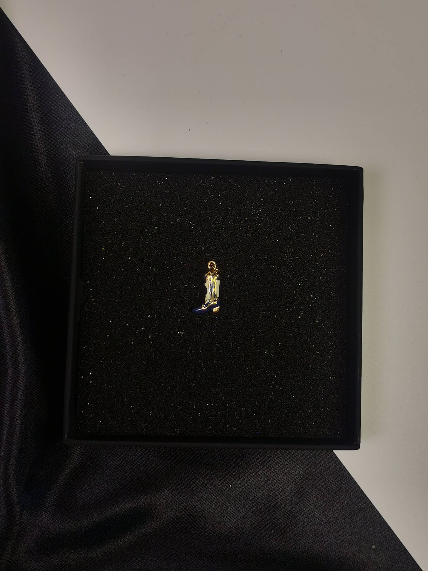 Clothes element Pendant 18k gold-plated Titanium Steel Trendy Jewelry 2025 GMJP8C