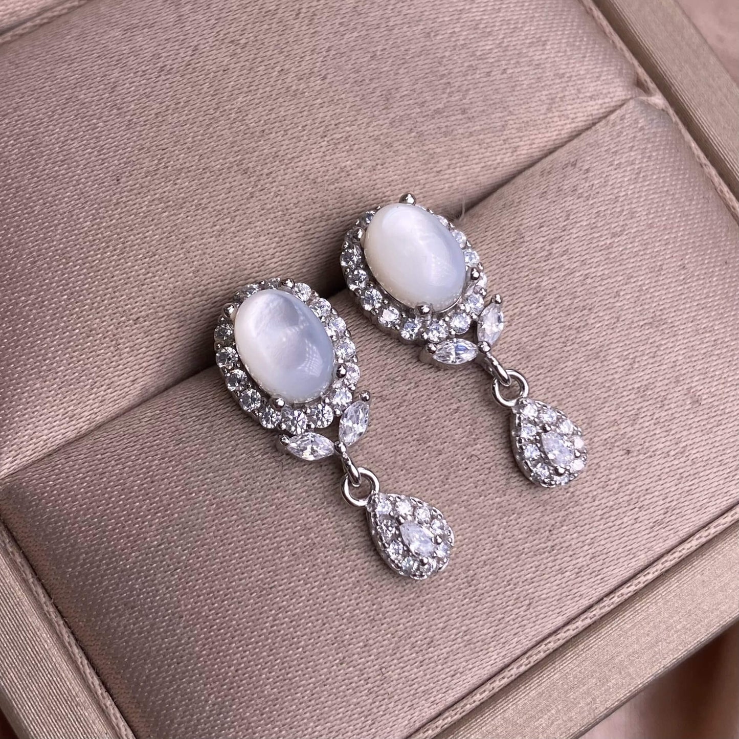 Black Opal Black Shell White Shell Turquoise Purple-toothed black, golden sunstone, garnet  earrings S925, silver inlaid with full diamonds, feather style,  fashionable OL earrings