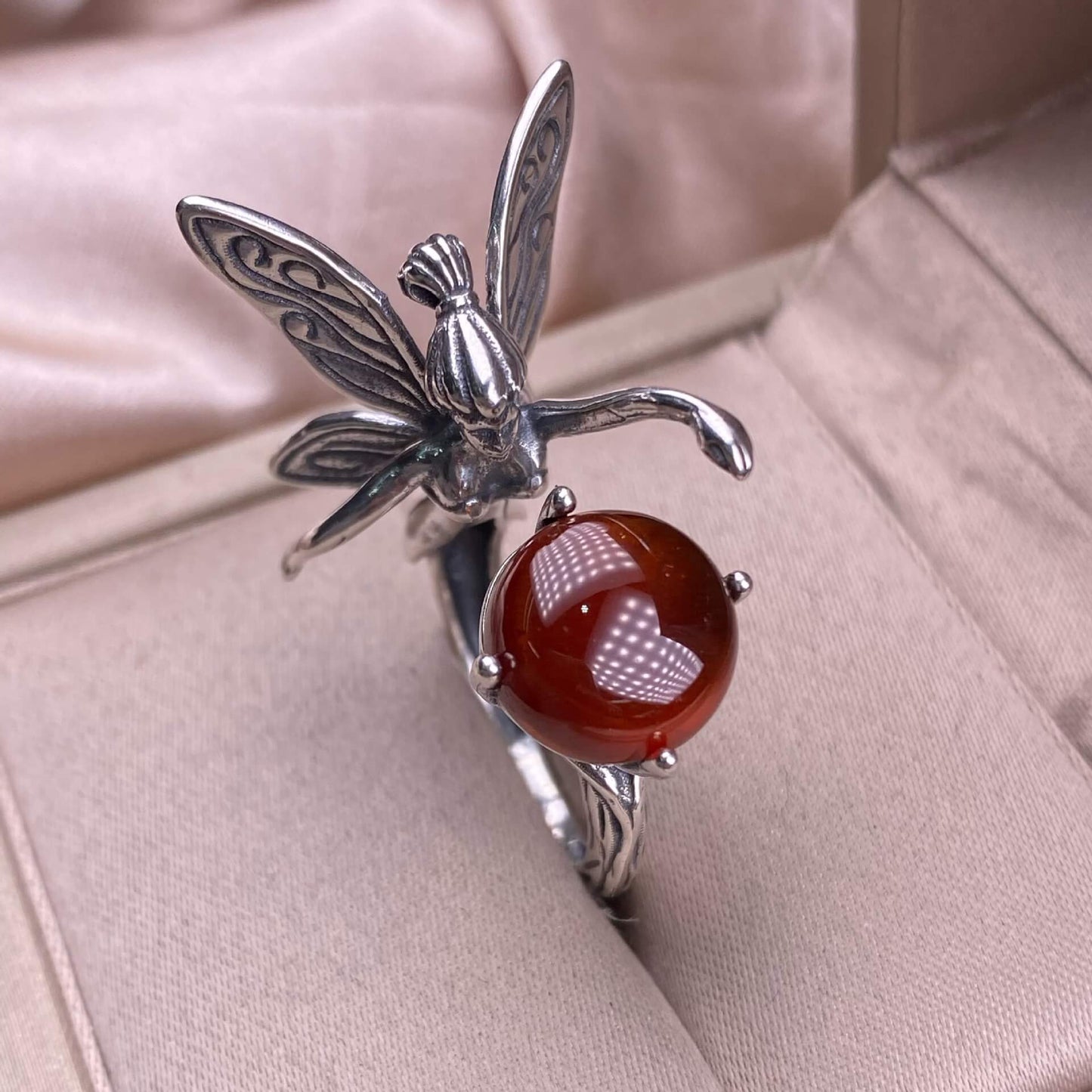 Nanhong stone, amethyst, turquoise, amethyst, ghost stone, golden fortune stone, garnet S925 in silveThe S925 silver grey moonstone ring, set with retro silver, is a new  women's colored gemstone crystal jewelry