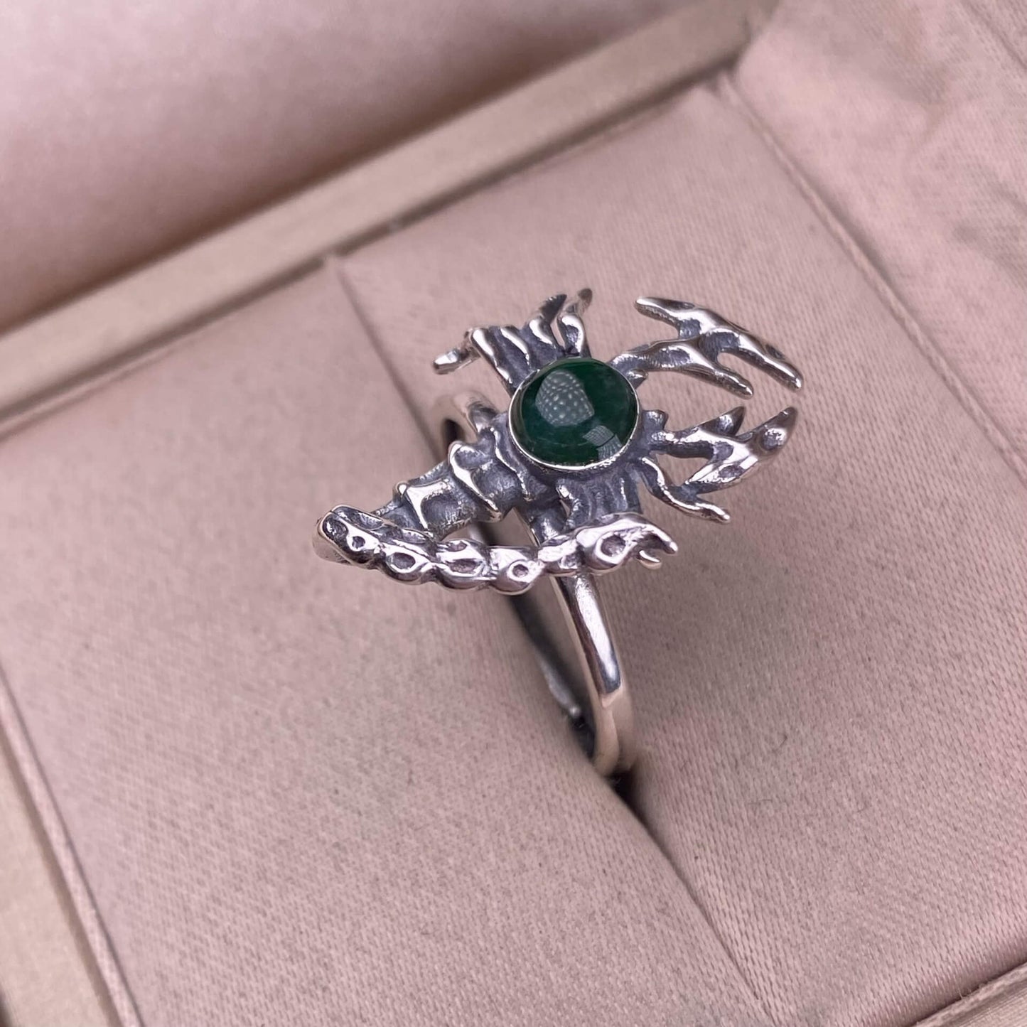 The turquoise Jade ring S925 in silver scorpion shaped silver ring