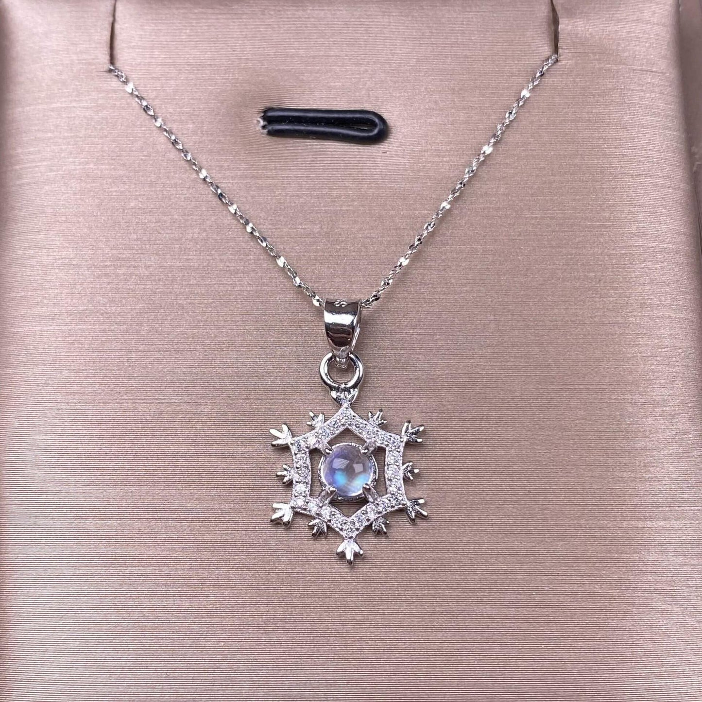 Turquoise, pink sea pattern stone, jadeite, blue moonstone, purple tooth black S925 silver inlaid retro silver cross pendant, aged, personalized and fashionable OL necklace, dazzling and uncluttered trendy Jewelry 2005