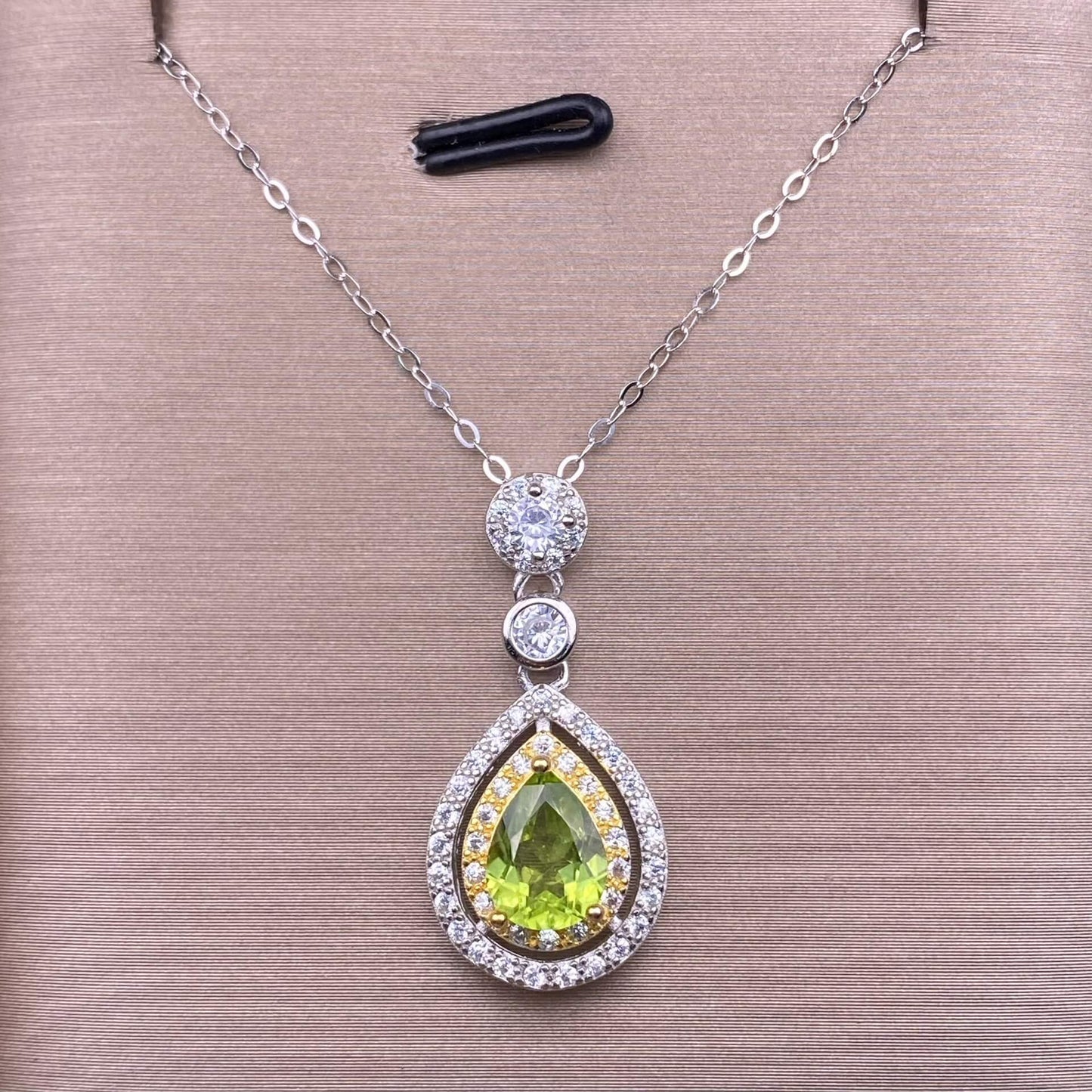 Peridot, topaz, opal, amethyst, pink topaz S925 silver inlaid retro silver cross pendant, aged, personalized and fashionable OL necklace, dazzling and uncluttered trendy Jewelry 2005