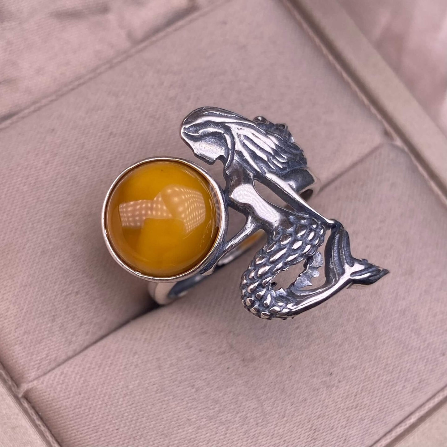 Old wax, amethyst, ghost, garnet, rose quartz golden fortune stone ring S925 in silver, mermaid shaped Silver