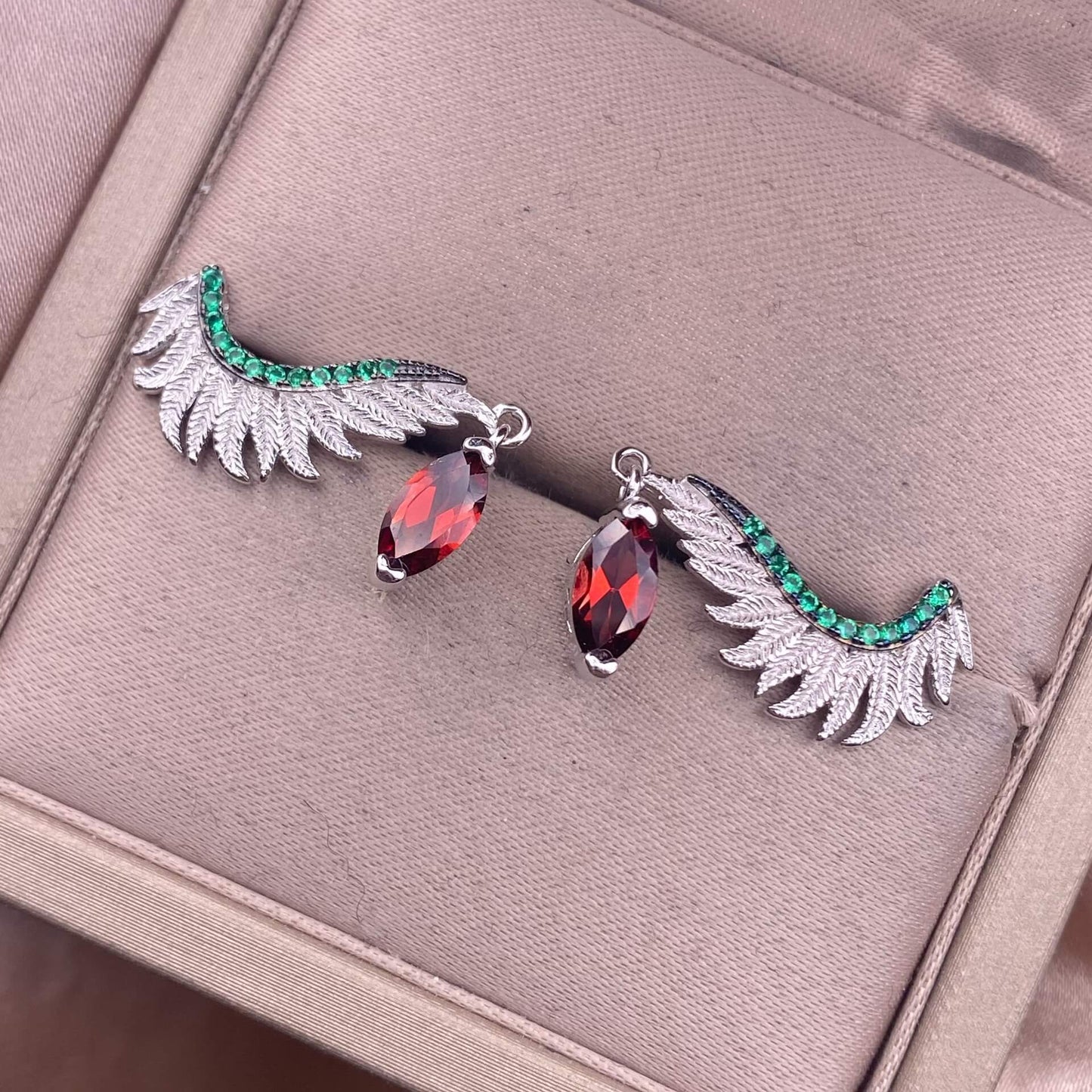 Opal Peridot garnet earrings S925, silver inlaid with full diamonds, feather style, Aubao colorful ear buckles, fashionable OL earrings, horse eye Opal
