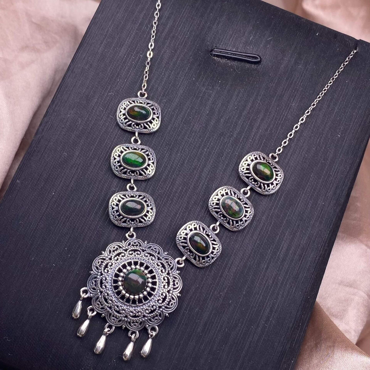 Citrine, black opal, black shell, garnet, purple dragon crystal, moonstone, purple tooth black, red jasper, jasper, golden fortune stone, copper hair crystal, gray moonlight, amethyst, s925 collarbone chain necklace