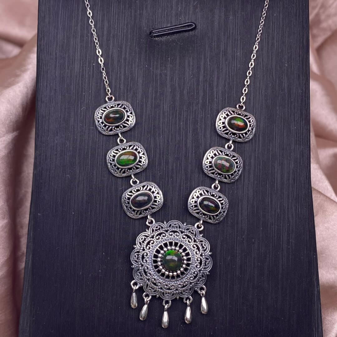 Citrine, black opal, black shell, garnet, purple dragon crystal, moonstone, purple tooth black, red jasper, jasper, golden fortune stone, copper hair crystal, gray moonlight, amethyst, s925 collarbone chain necklace