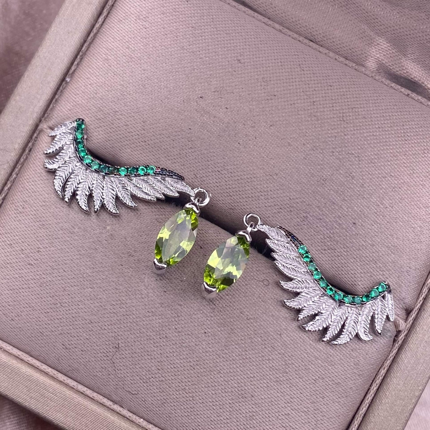 Opal Peridot garnet earrings S925, silver inlaid with full diamonds, feather style, Aubao colorful ear buckles, fashionable OL earrings, horse eye Opal