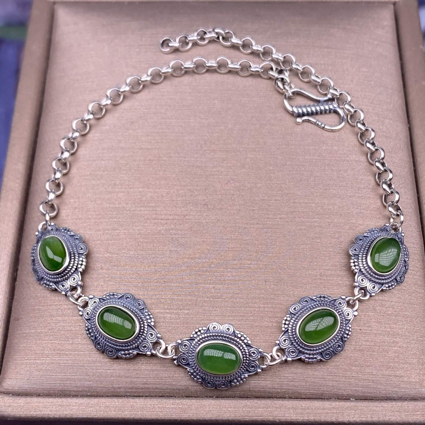 Opal ,Turquoise,black opal, aquamarine,amethyst, purple dragon crystal, garnet,Red jasper golden stone Golden SunThe s925 silver bracelet, set with retro silver multi-grain colored gemstone crystal, is a fashionable and versatile ladies' jewelry