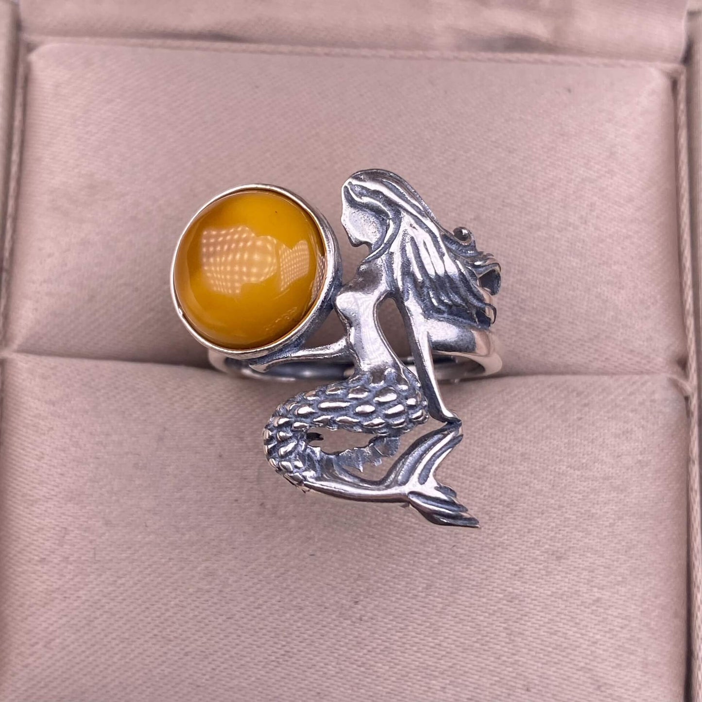 Old wax, amethyst, ghost, garnet, rose quartz golden fortune stone ring S925 in silver, mermaid shaped Silver