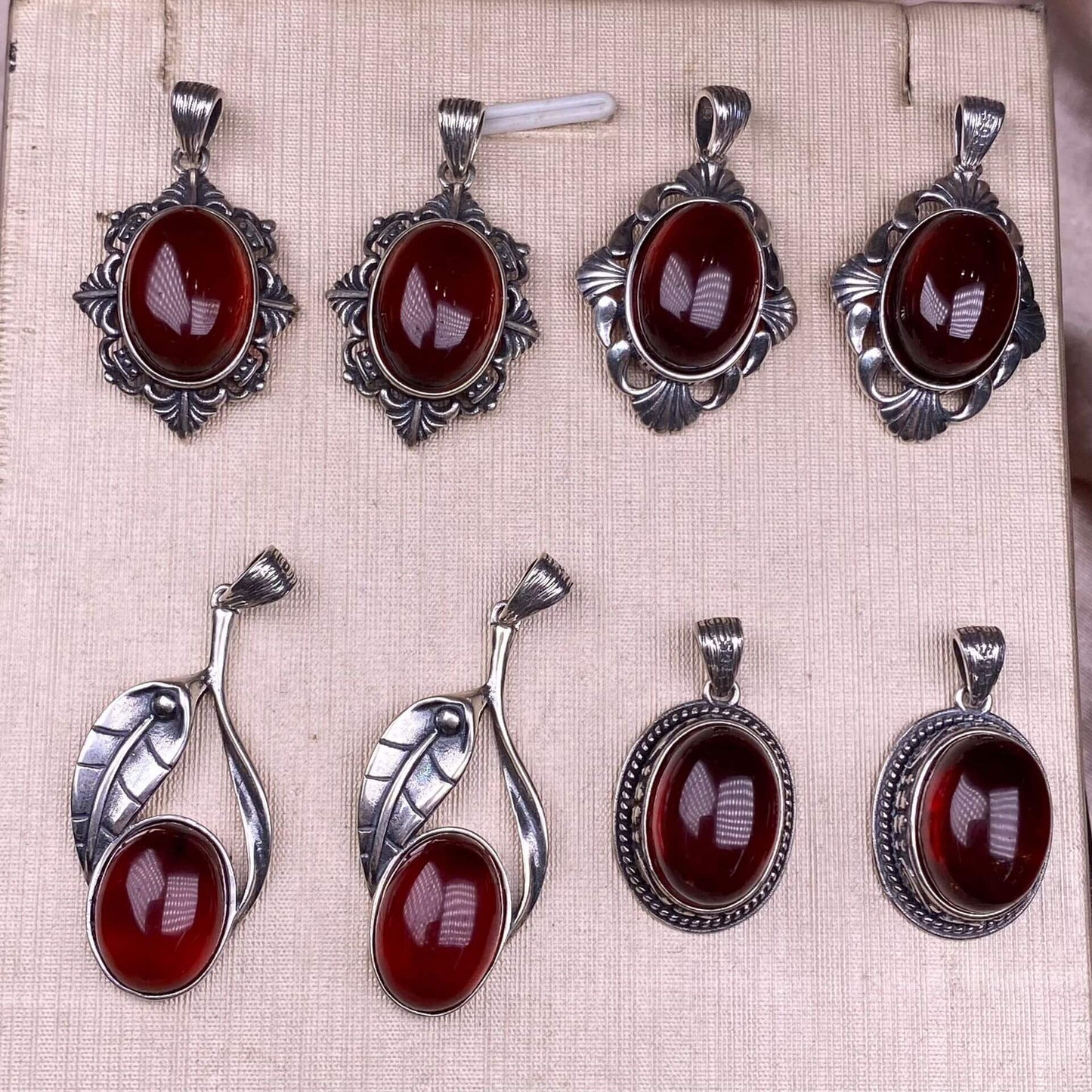 Garnet S925 silver inlaid retro silver cross pendant, aged, personalized and fashionable OL necklace, dazzling and uncluttered trendy Jewelry 2005