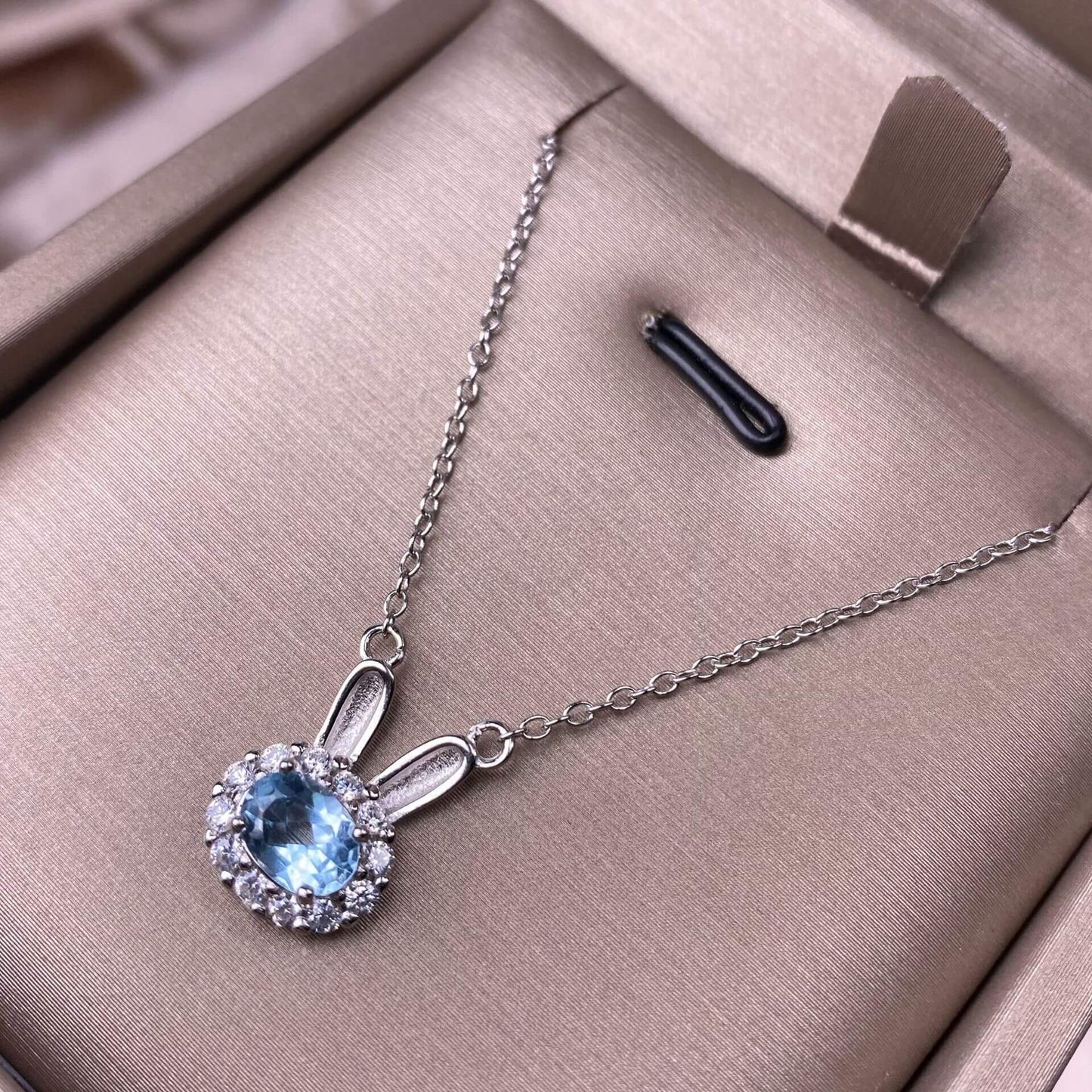 Purple-toothed black, garnet, old wax, topazS925 necklace, silver inlaid with full diamonds,s925 collarbone chain, silver-encrusted little rabbit children pendant, garnet quality, pure water flawless