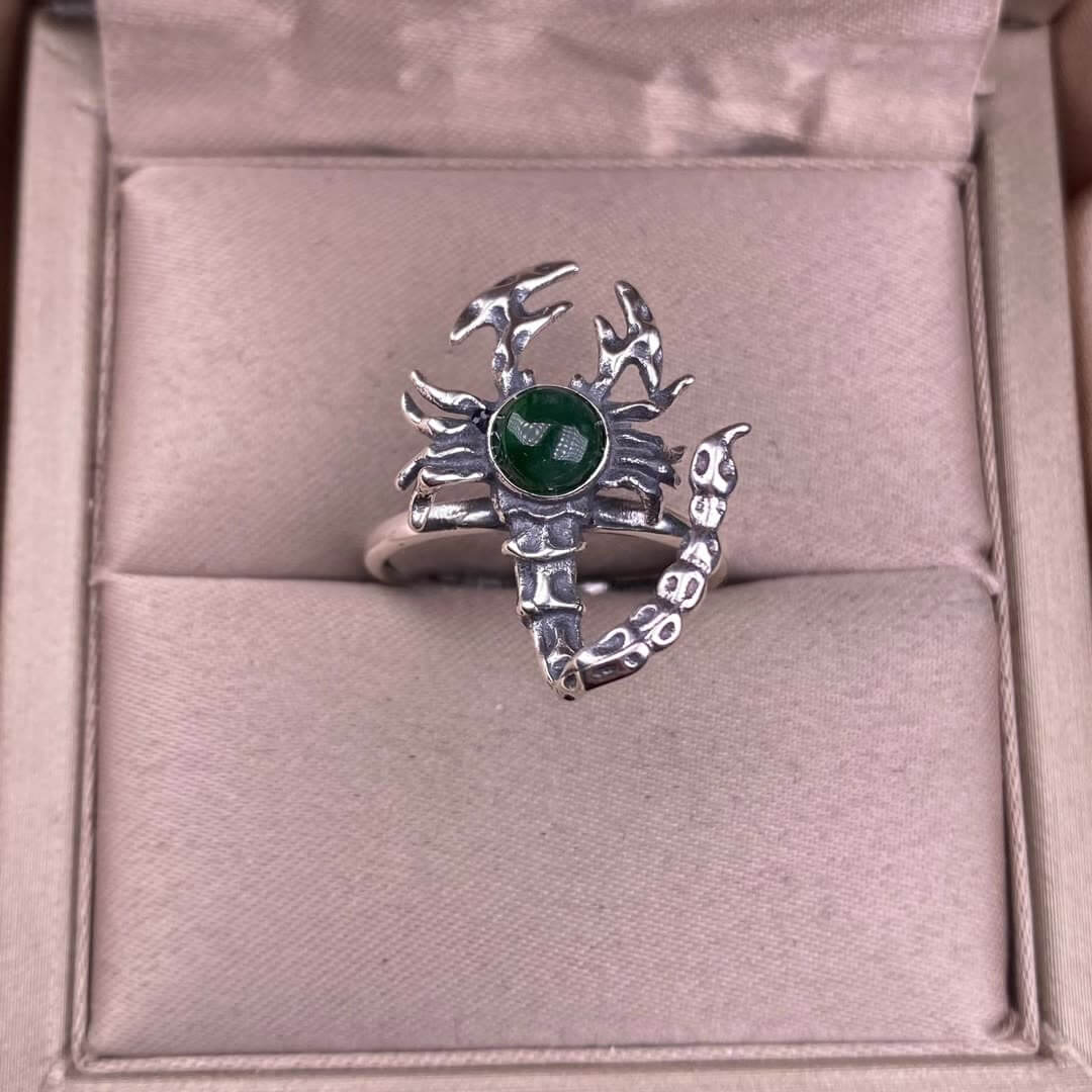 The turquoise Jade ring S925 in silver scorpion shaped silver ring