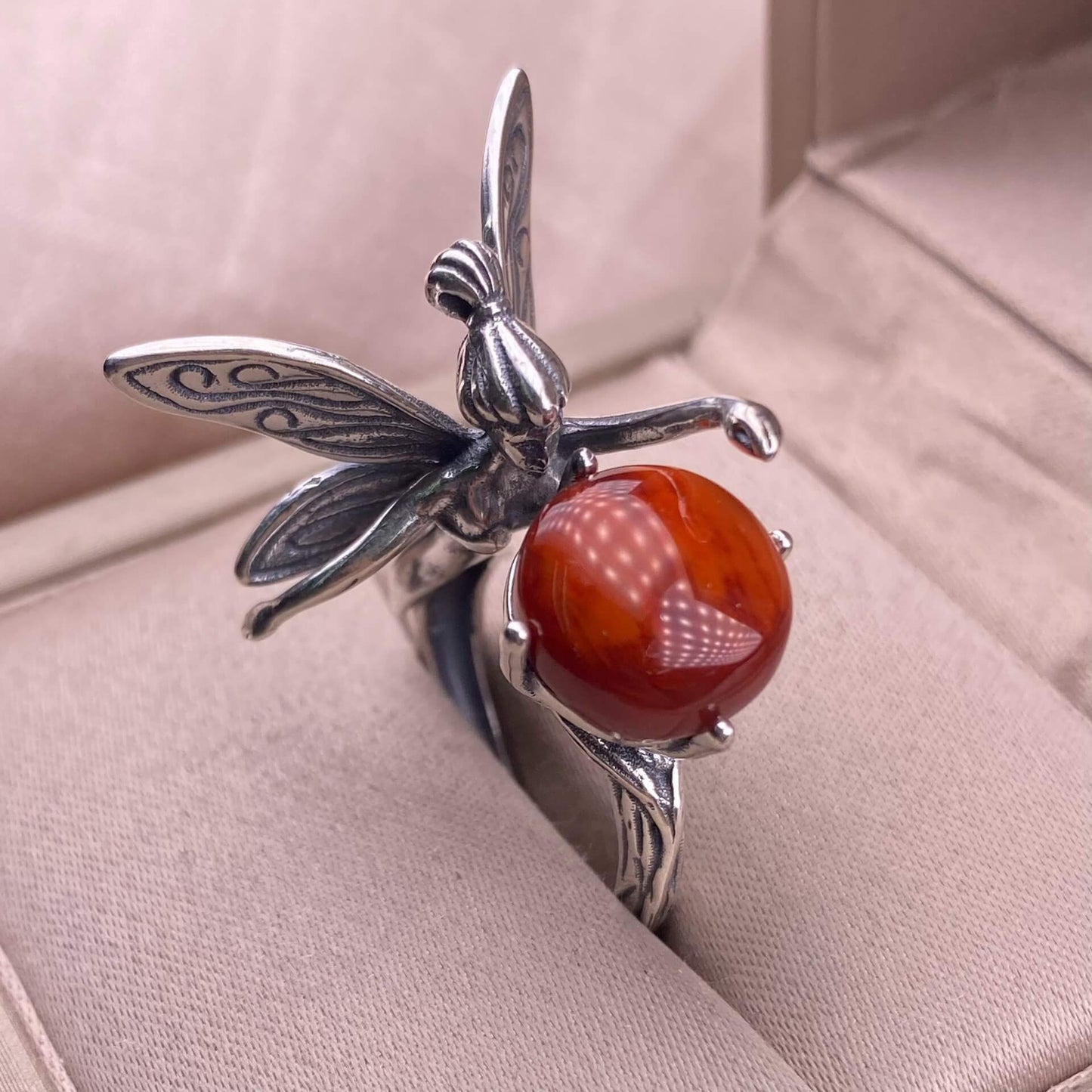 Nanhong stone, amethyst, turquoise, amethyst, ghost stone, golden fortune stone, garnet S925 in silveThe S925 silver grey moonstone ring, set with retro silver, is a new  women's colored gemstone crystal jewelry