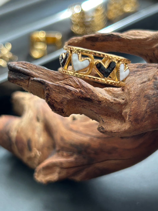 Black and White Hearts Ring 18k gold-plated Titanium Steel GMJR3