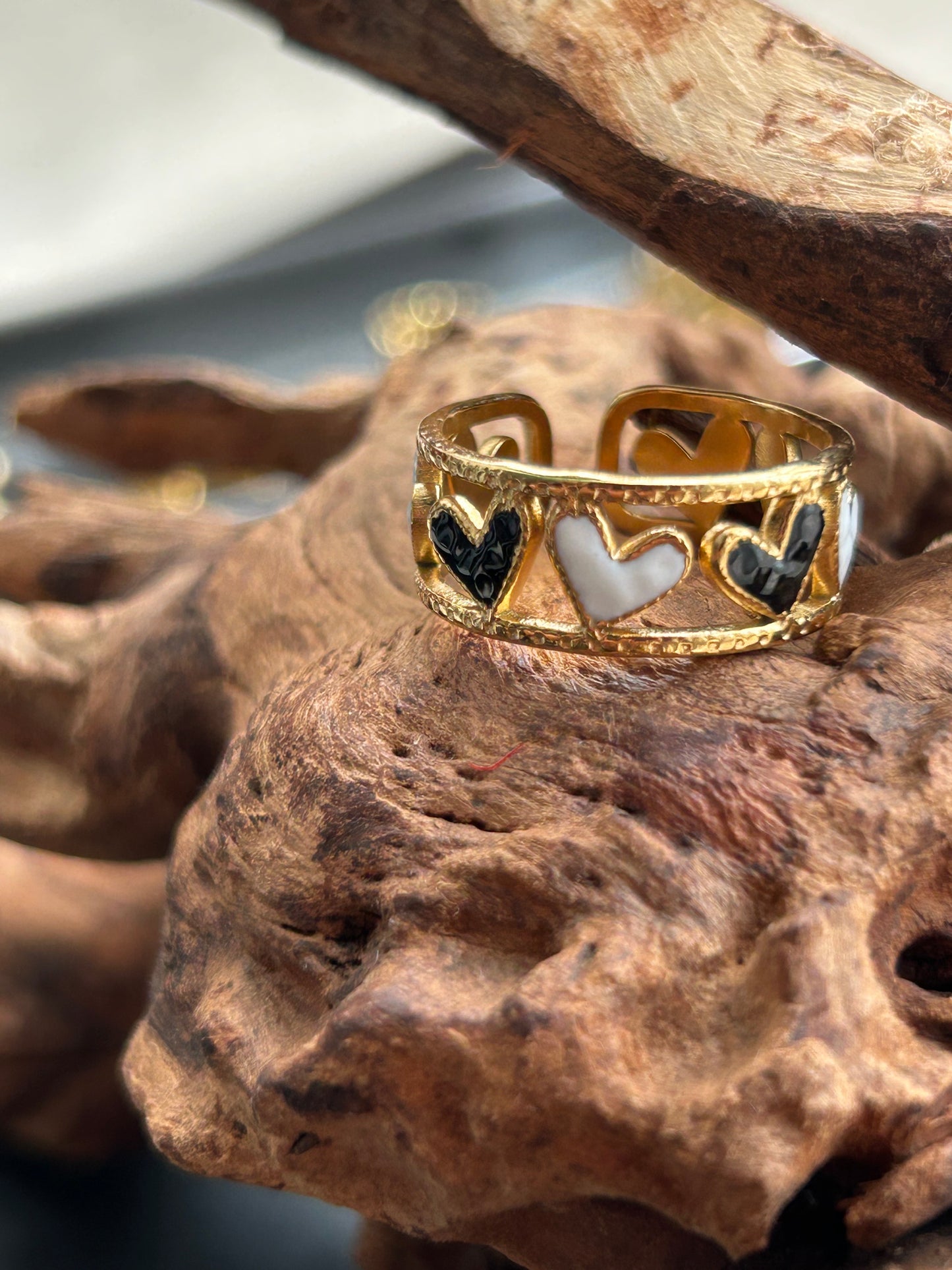 Black and White Hearts Ring 18k gold-plated Titanium Steel GMJR3