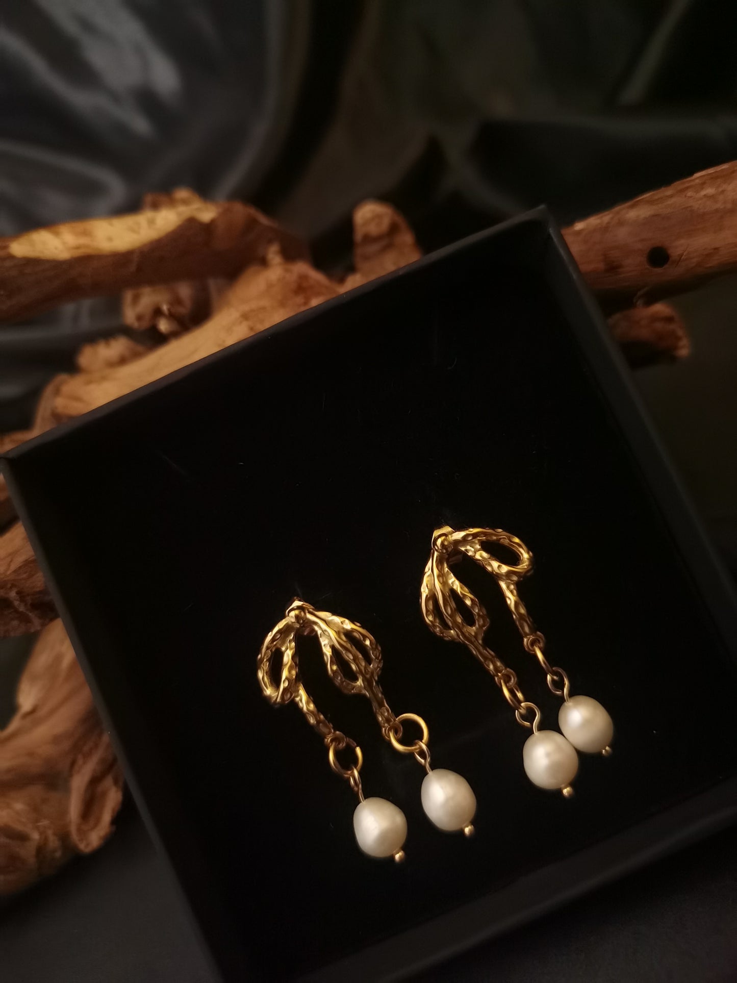 Bowk not Earrings freshwater pearl 18k gold-plated Titanium Steel GMJE3