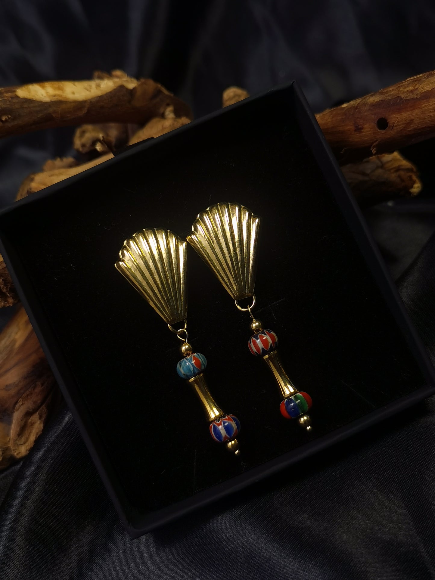 Shell shaped Earrings 18k gold-plated Titanium Steel Nepal natural stone GMJE11