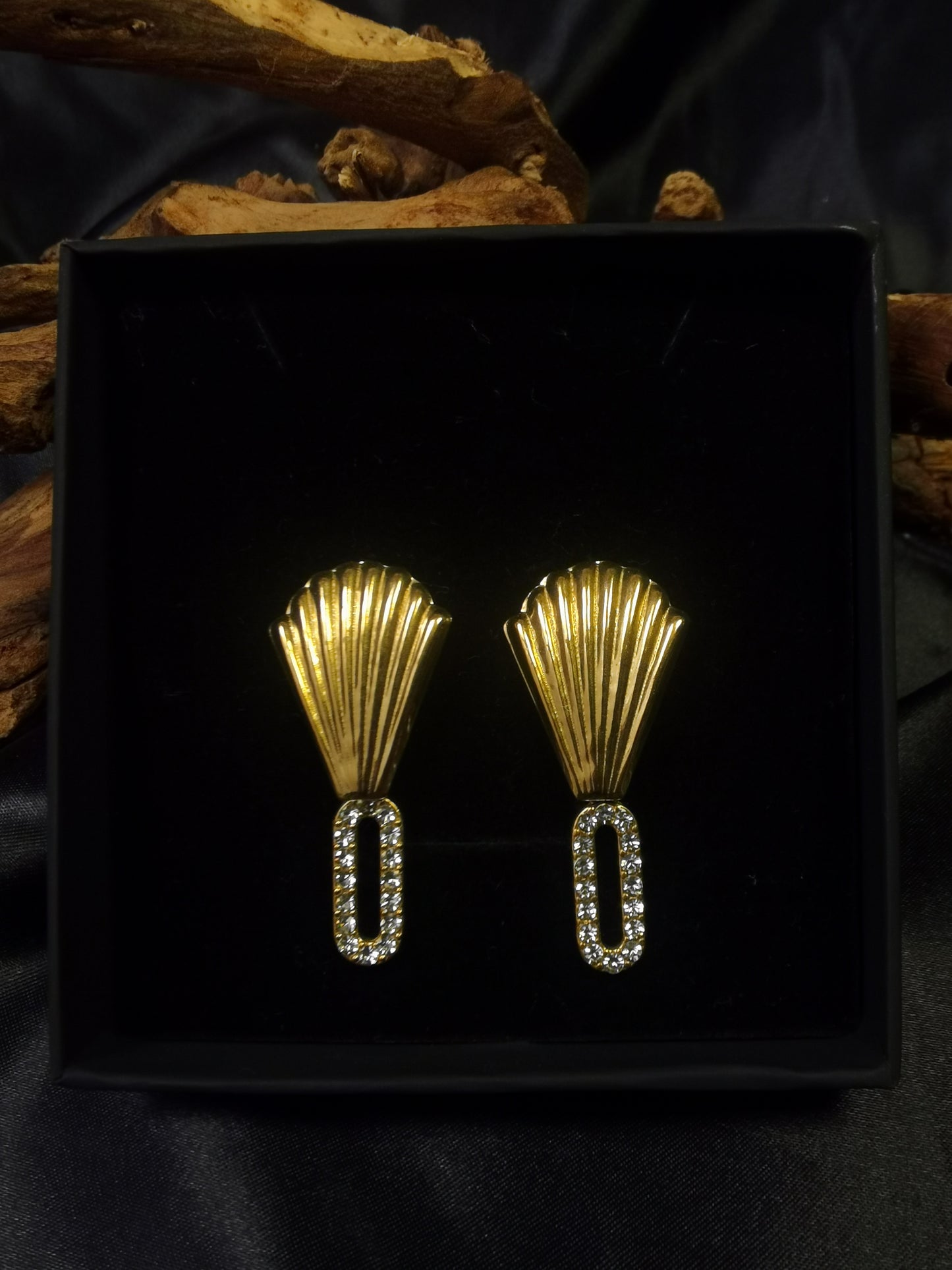 Shell Shaped Earrings 18k gold-plated Titanium Steel Zircon Hoop pendant GMJE24