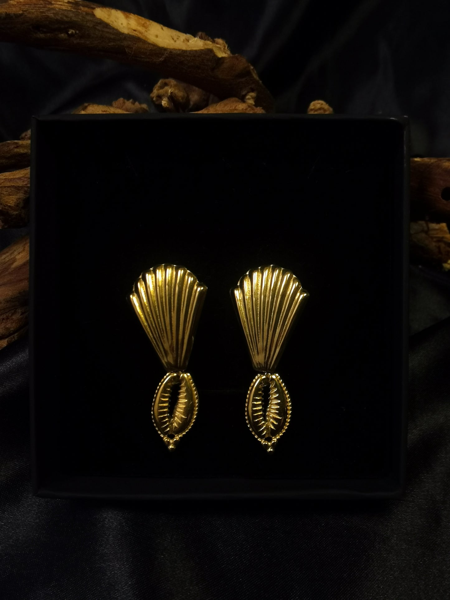 Shell Shaped Earrings 18k gold-plated Titanium Steel Shell pendant GMJE22