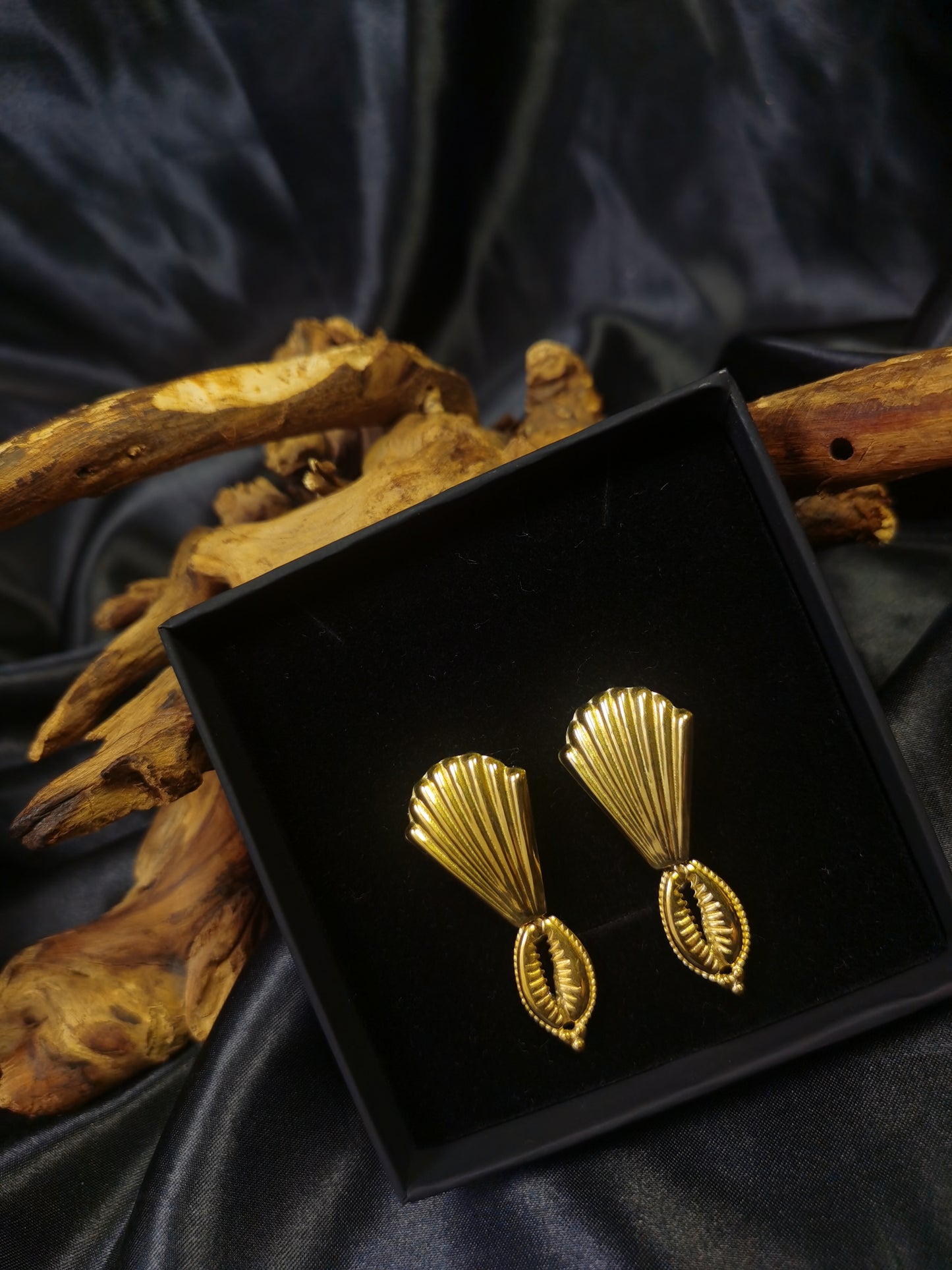 Shell Shaped Earrings 18k gold-plated Titanium Steel Shell pendant GMJE22