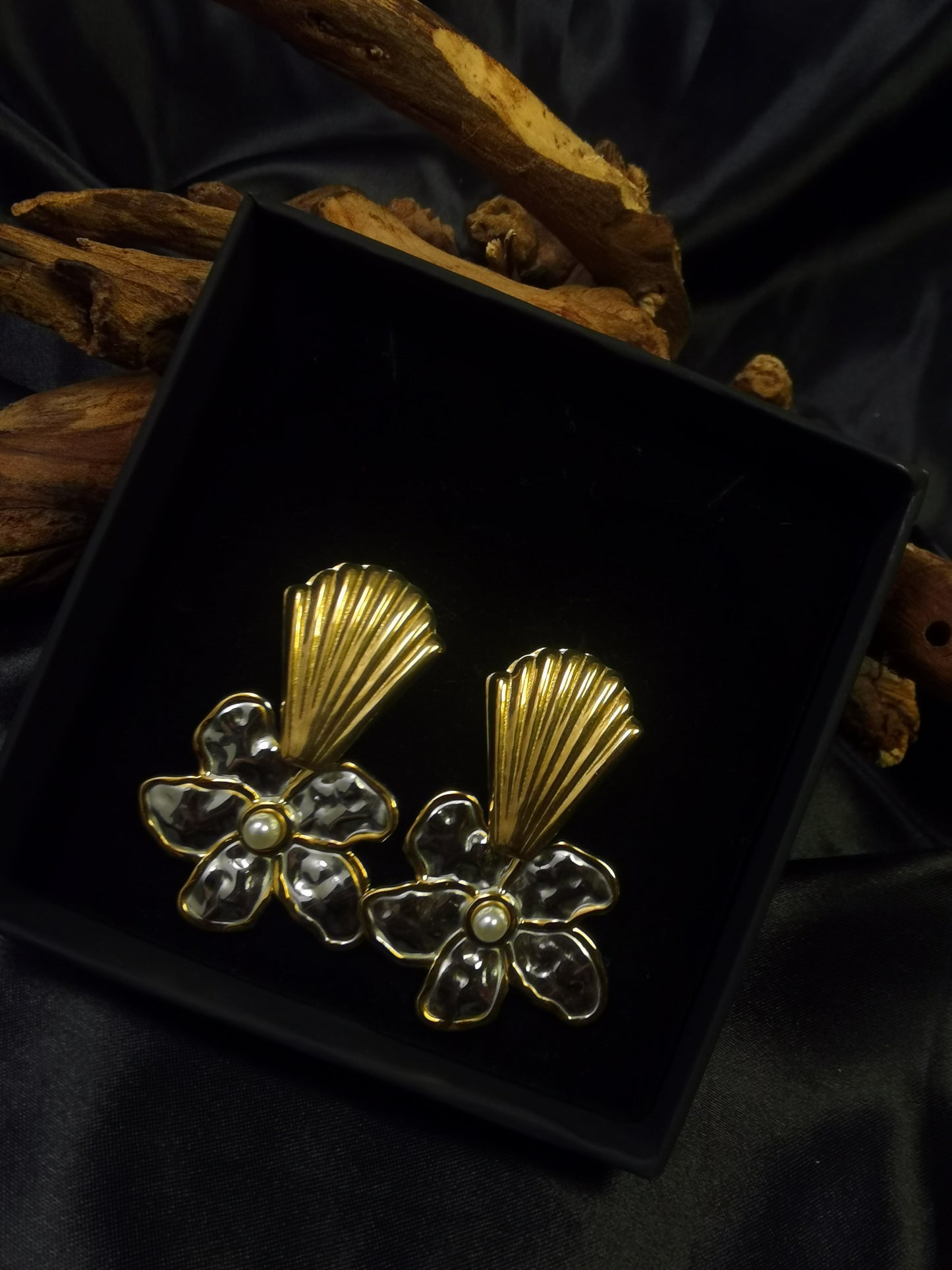 Shell Shaped Earrings 18k gold-plated Titanium Steel Silver Flower pendant GMJE26