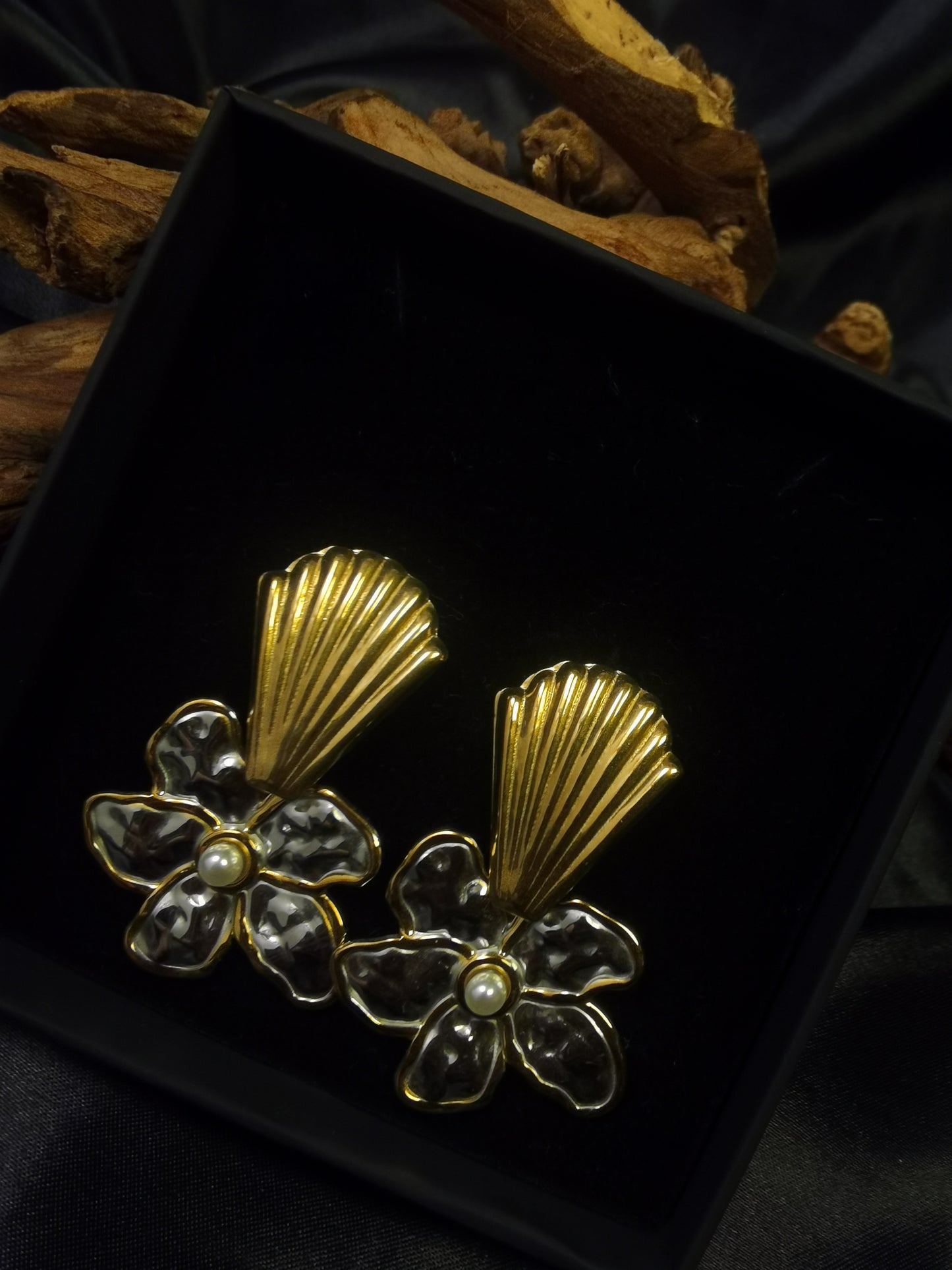 Shell Shaped Earrings 18k gold-plated Titanium Steel Silver Flower pendant GMJE26