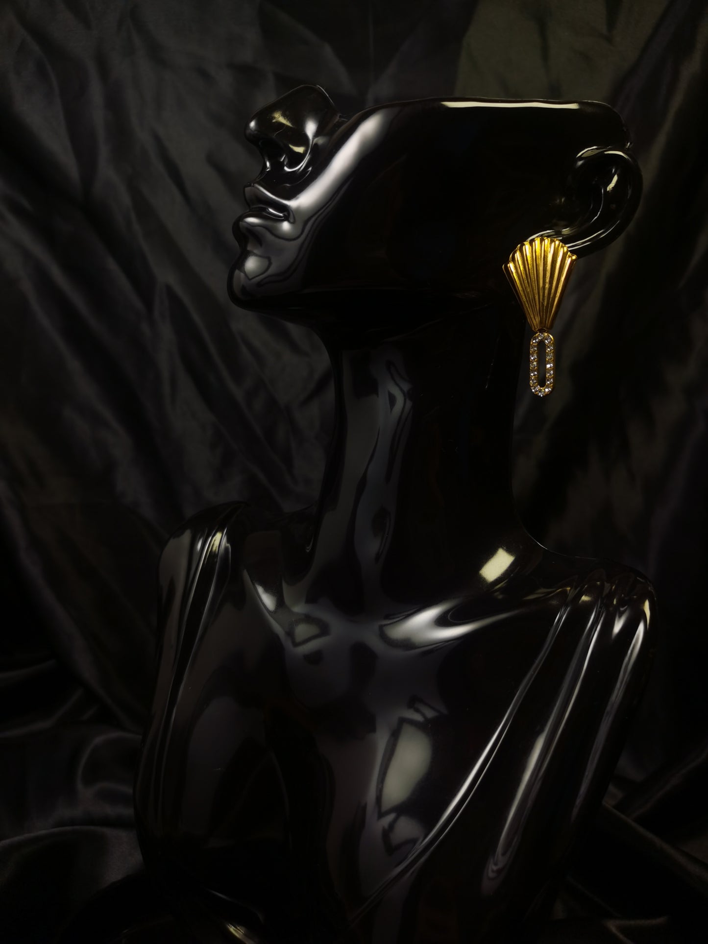 Shell Shaped Earrings 18k gold-plated Titanium Steel Zircon Hoop pendant GMJE24