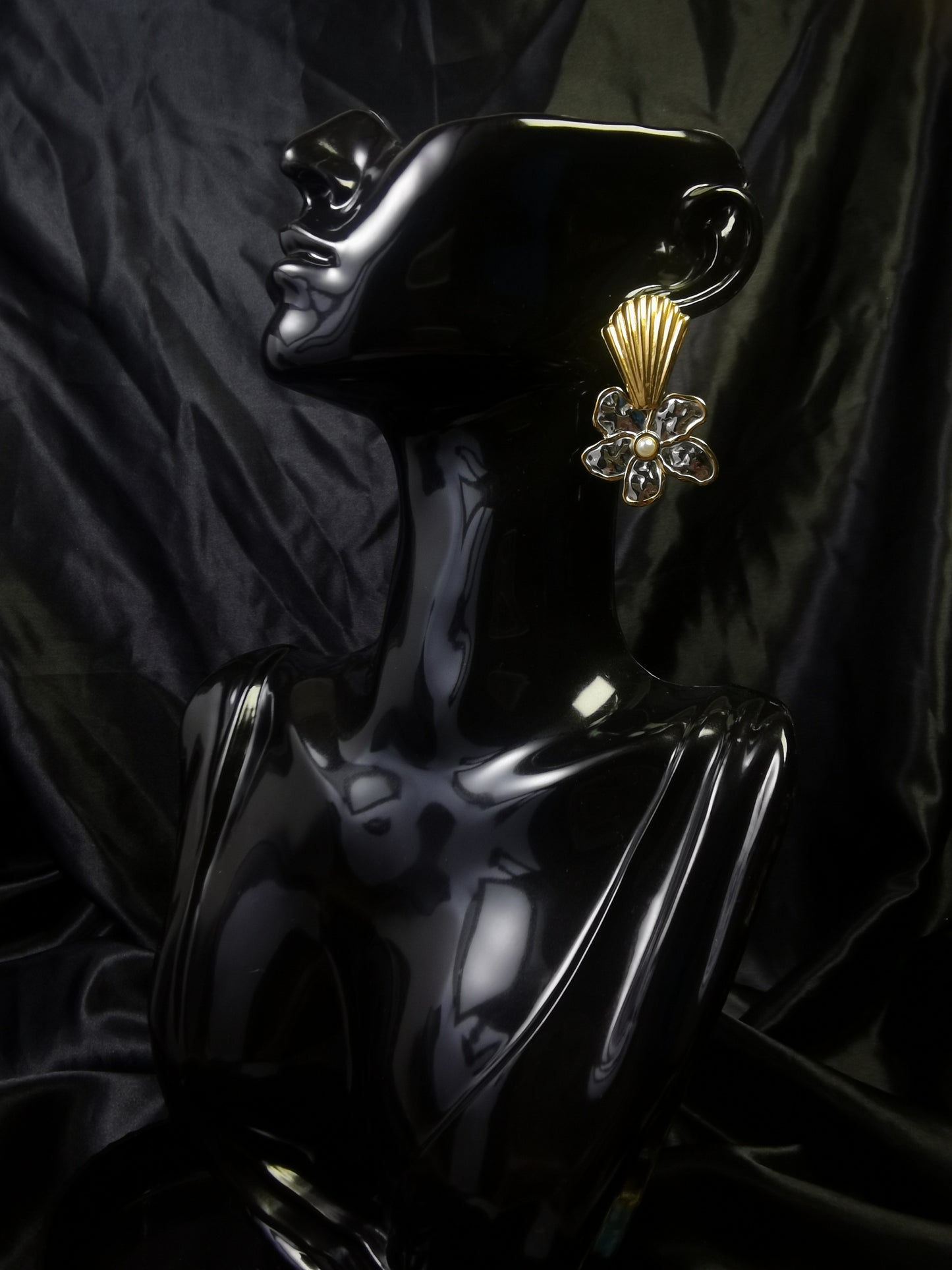 Shell Shaped Earrings 18k gold-plated Titanium Steel Silver Flower pendant GMJE26