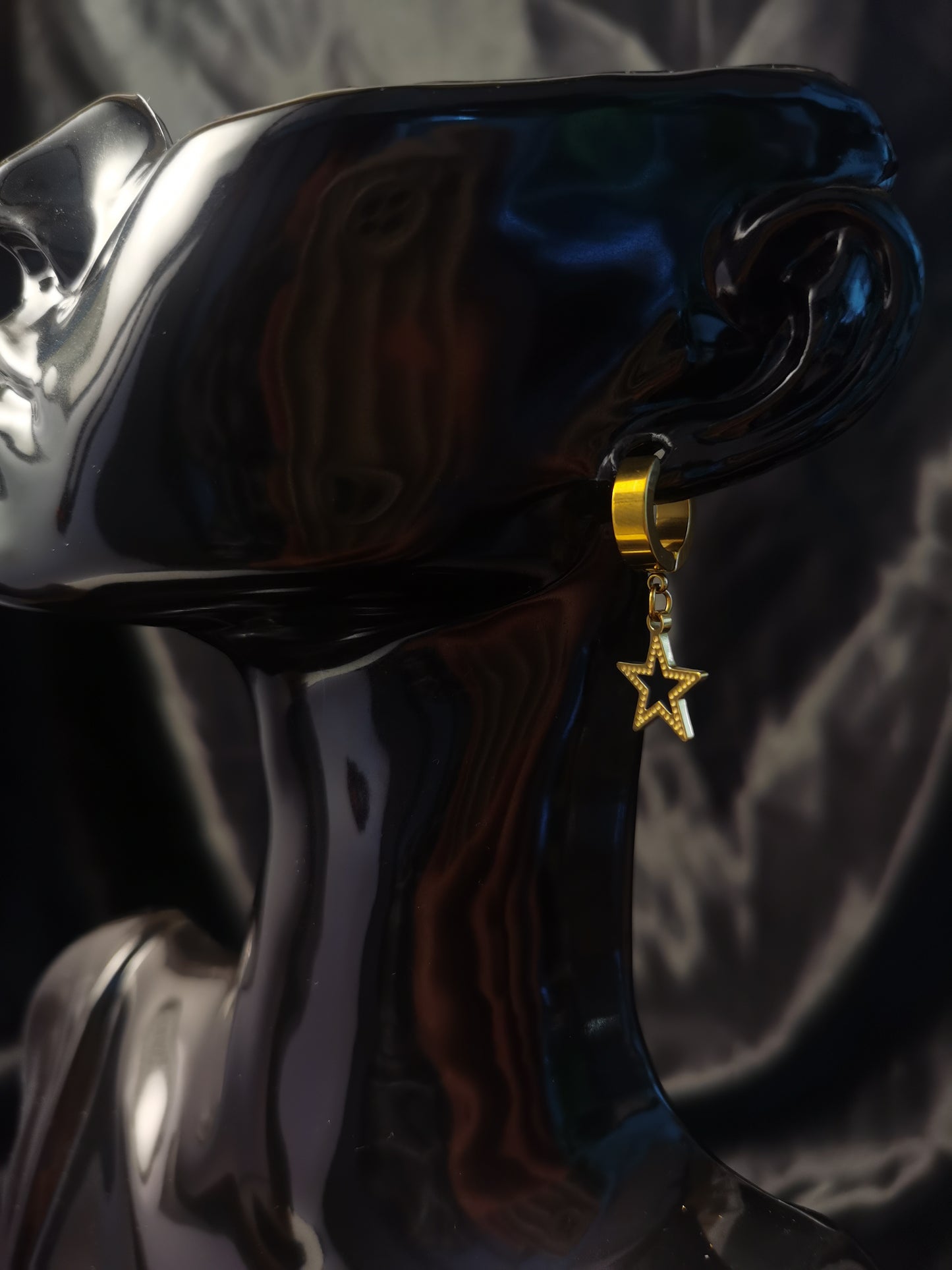 Huggie Star Earrings 18k gold-plated Titanium Steel GMJE30