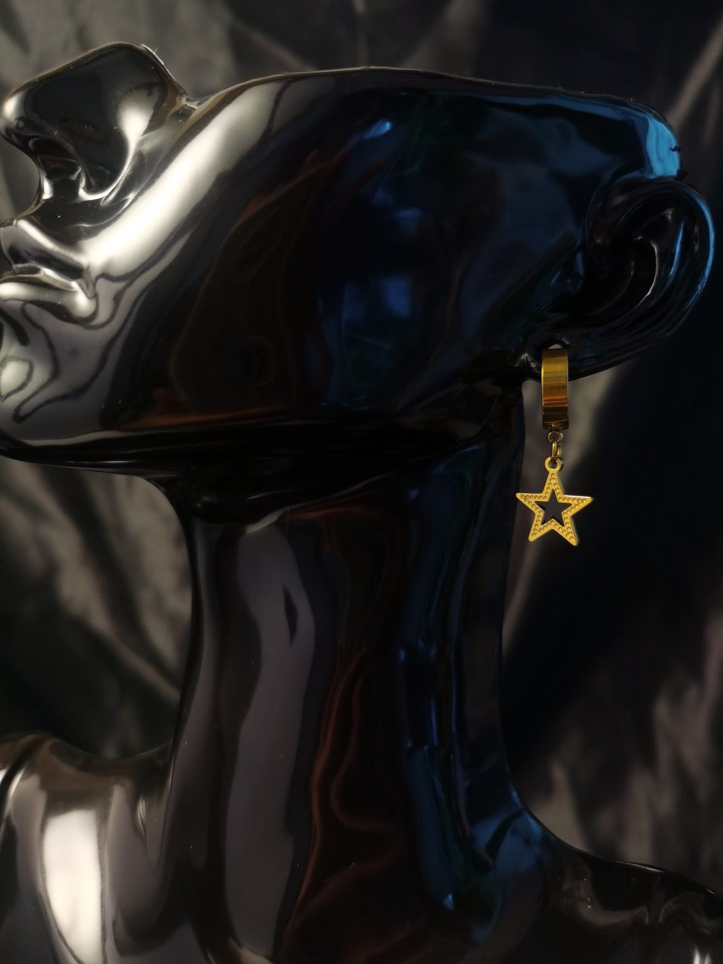 Huggie Star Earrings 18k gold-plated Titanium Steel GMJE30