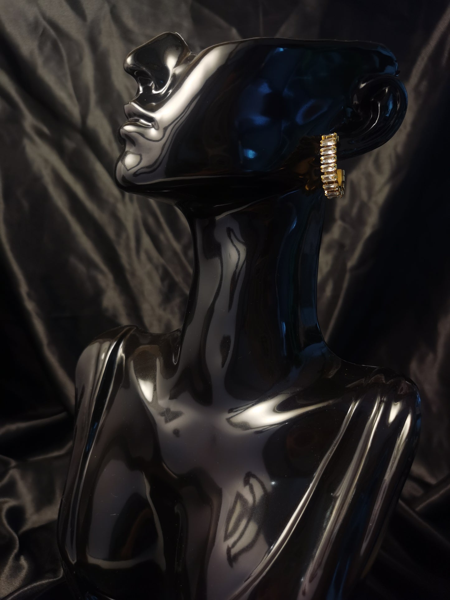 Huggie Zircon Earrings 18k gold-plated Titanium Steel GMJE31