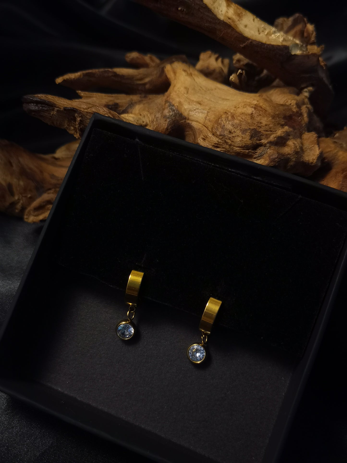 Huggie Zircon Earrings 18k gold-plated Titanium Steel GMJE29