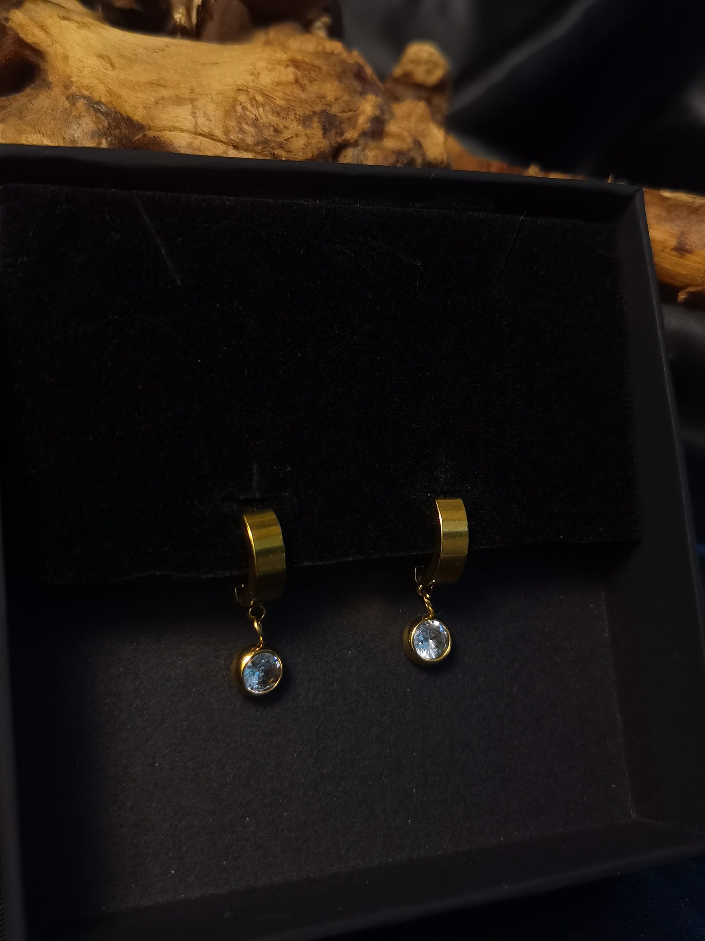 Huggie Zircon Earrings 18k gold-plated Titanium Steel GMJE29