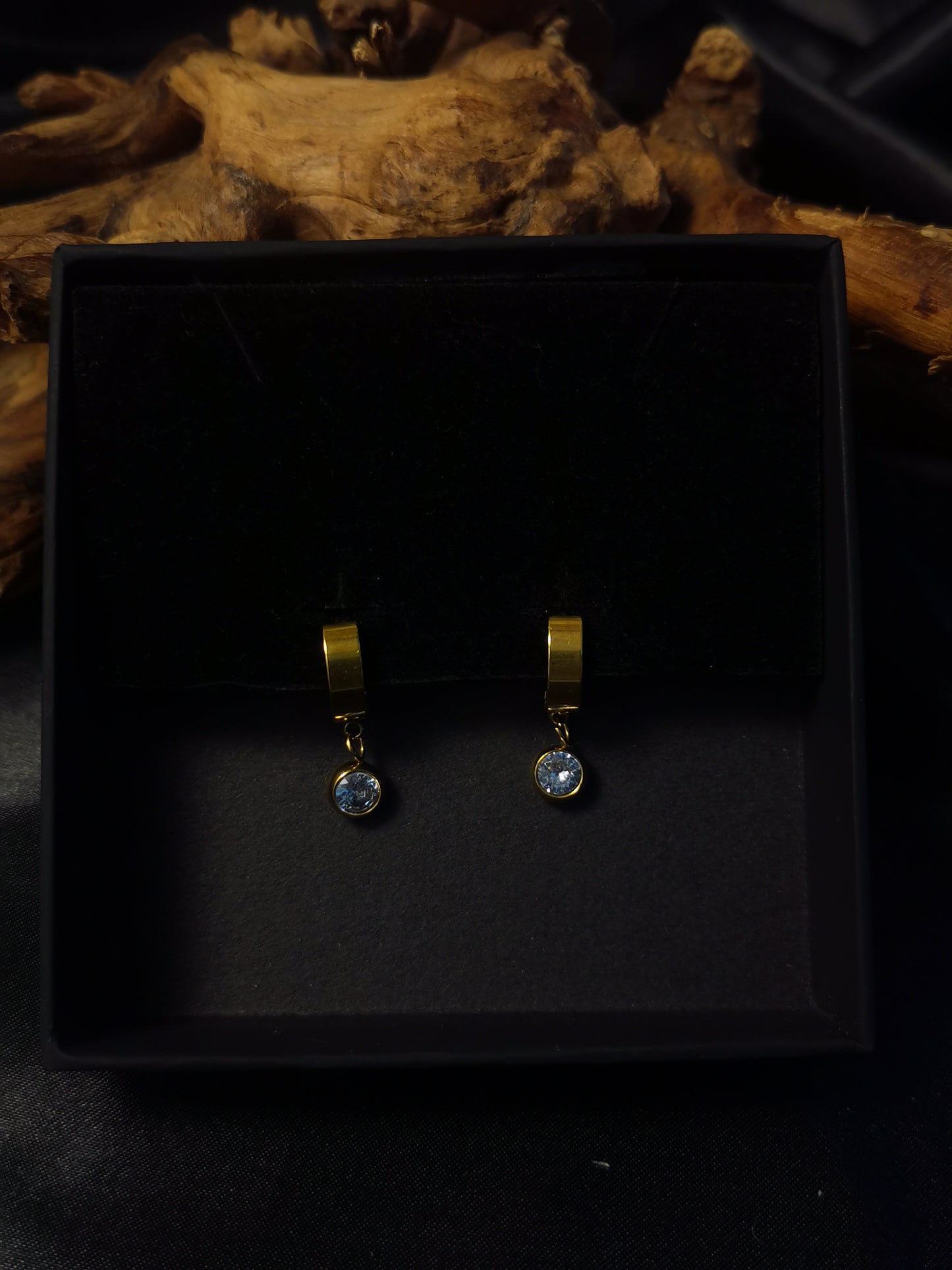 Huggie Zircon Earrings 18k gold-plated Titanium Steel GMJE29