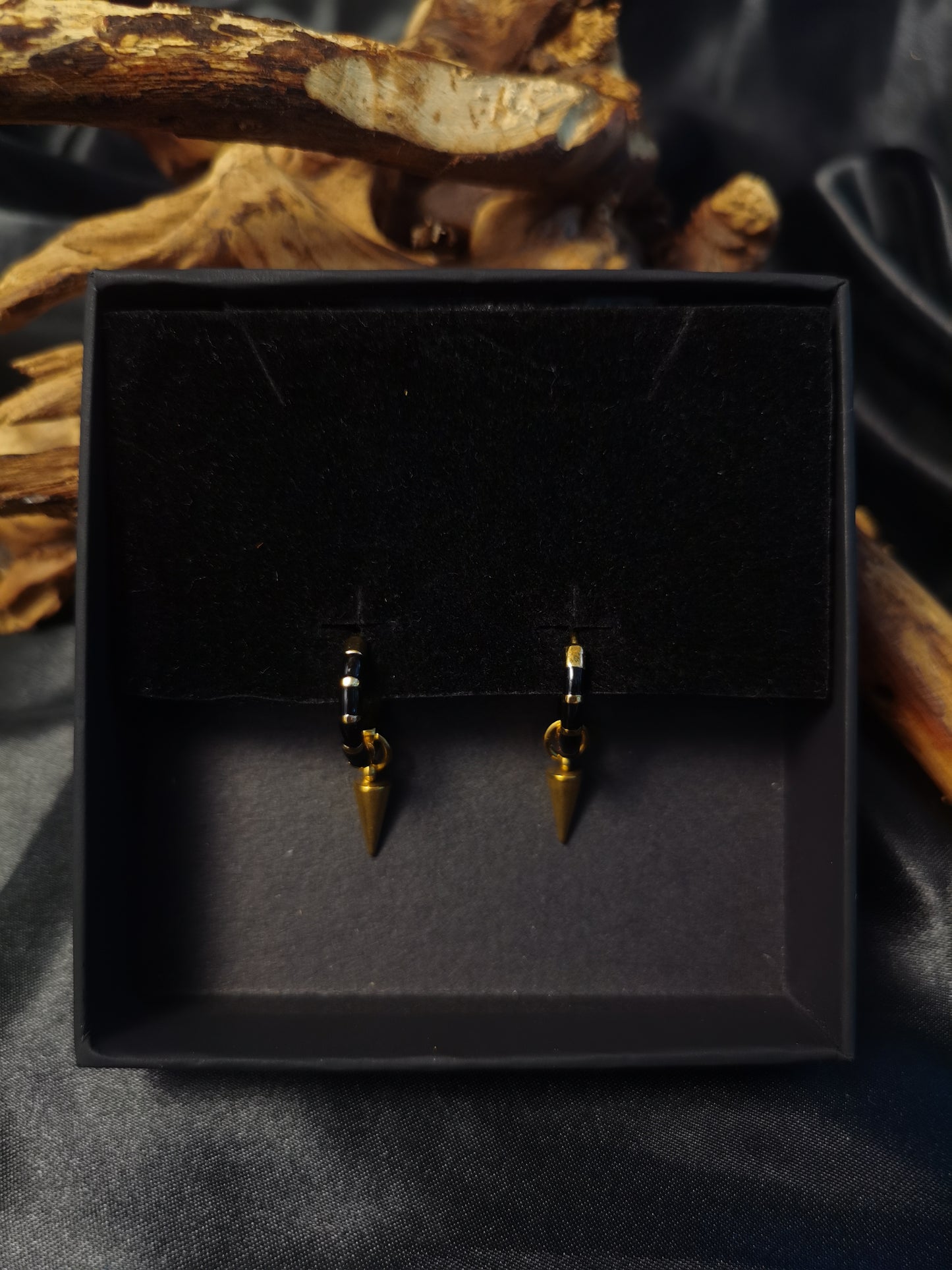 Huggie Rivet Earrings 18k gold-plated Titanium Steel GMJE33