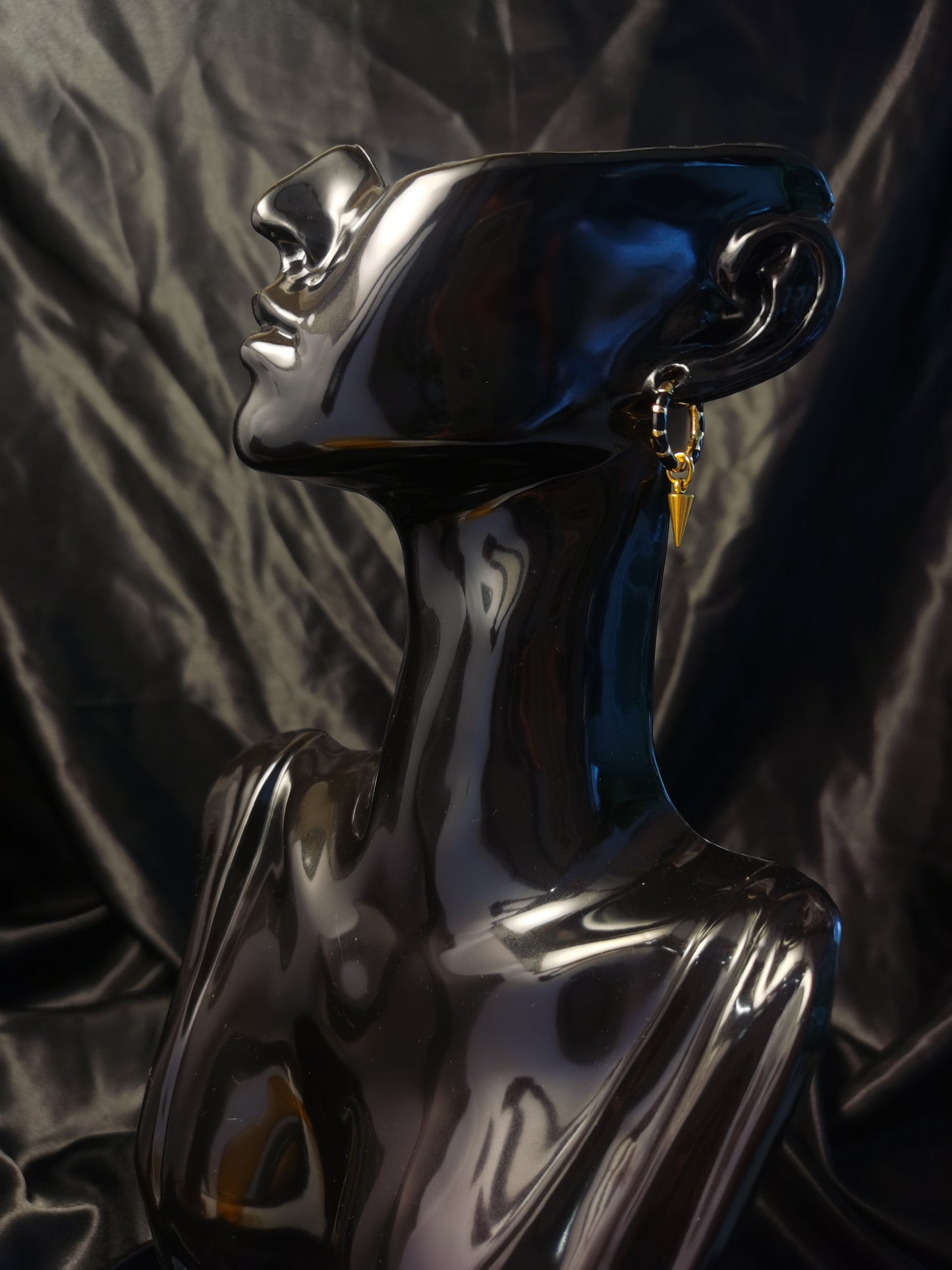 Huggie Rivet Earrings 18k gold-plated Titanium Steel GMJE33