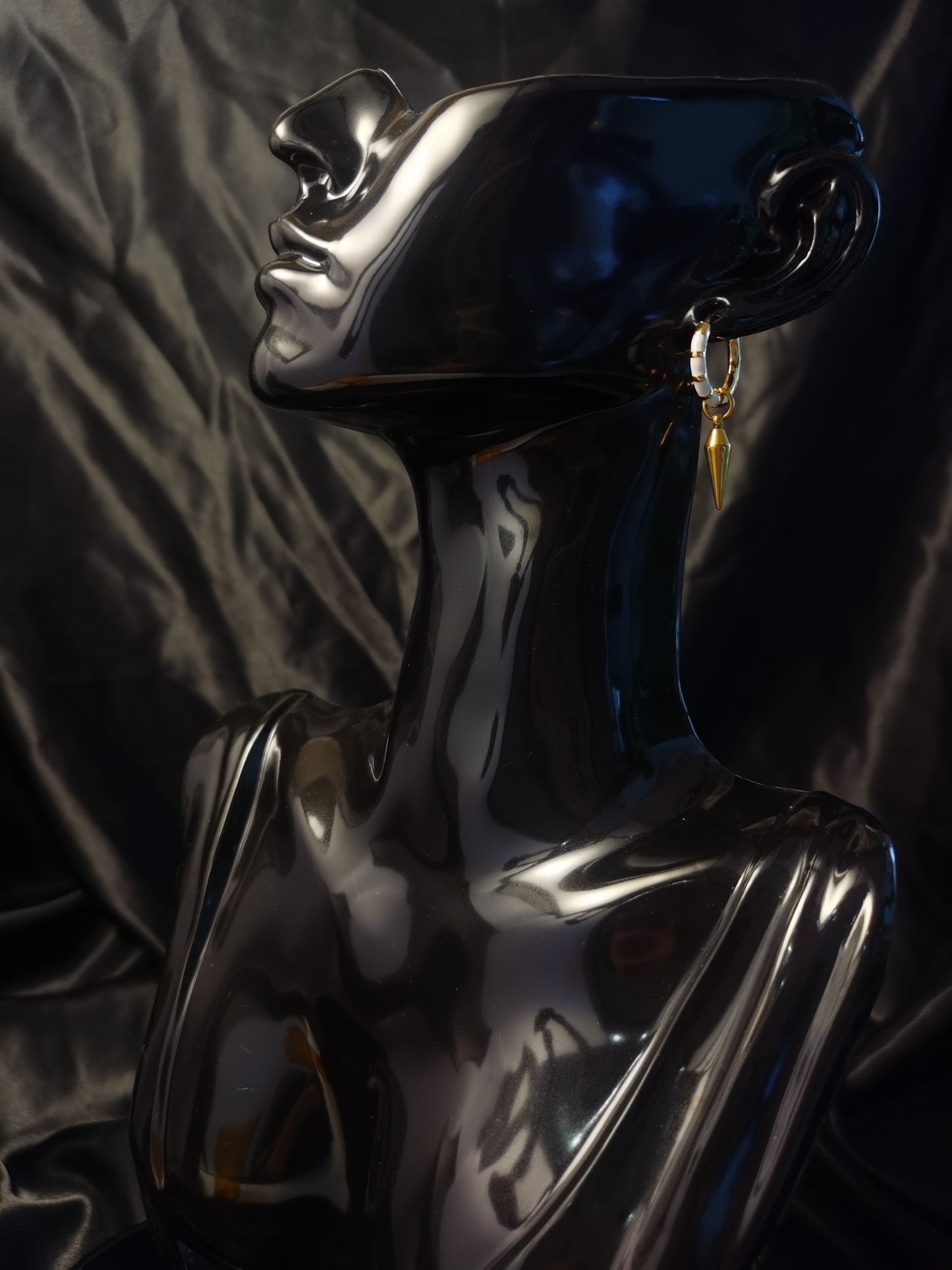 Huggie Rivet Earrings 18k gold-plated Titanium Steel GMJE35