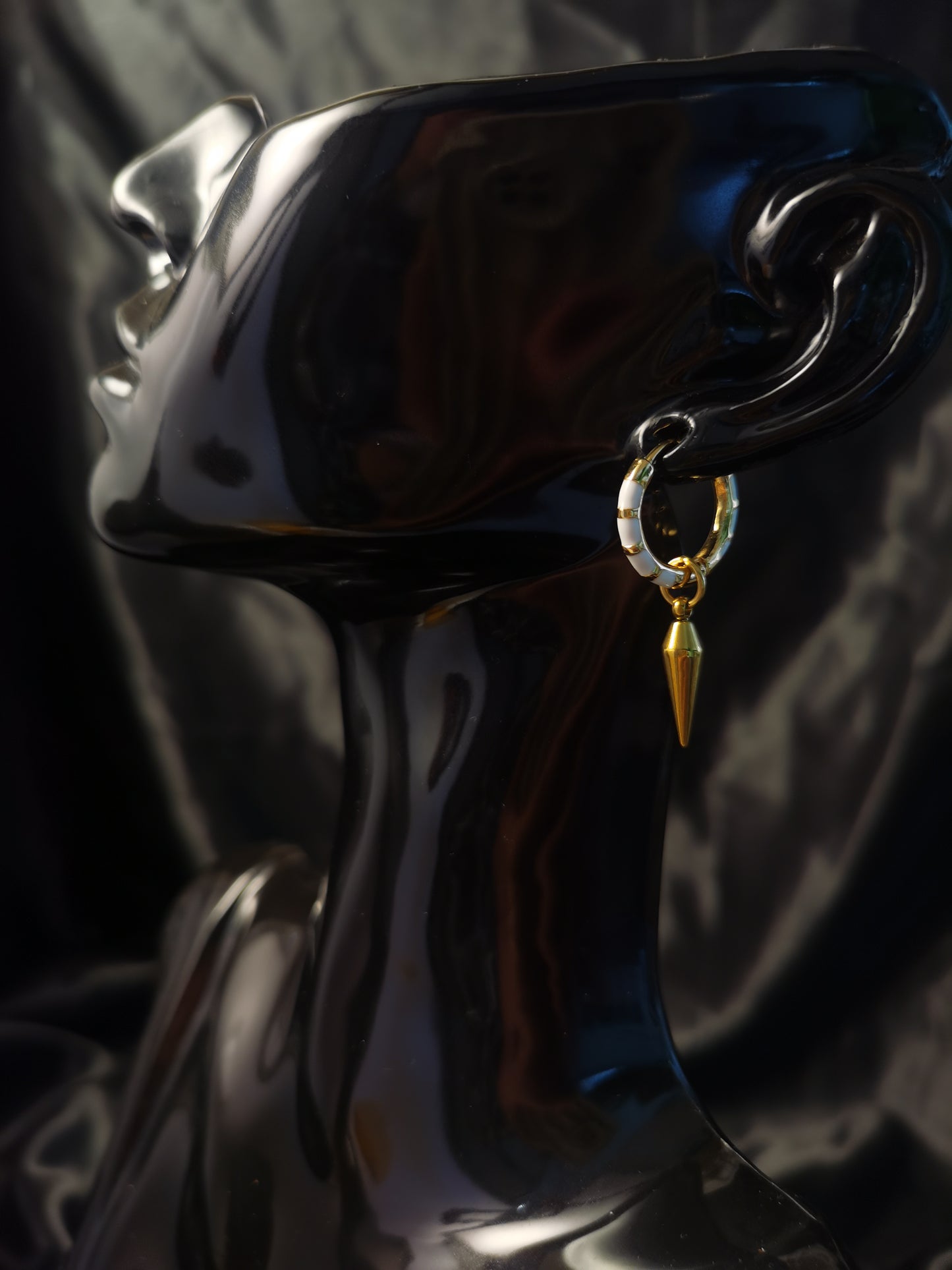 Huggie Rivet Earrings 18k gold-plated Titanium Steel GMJE35