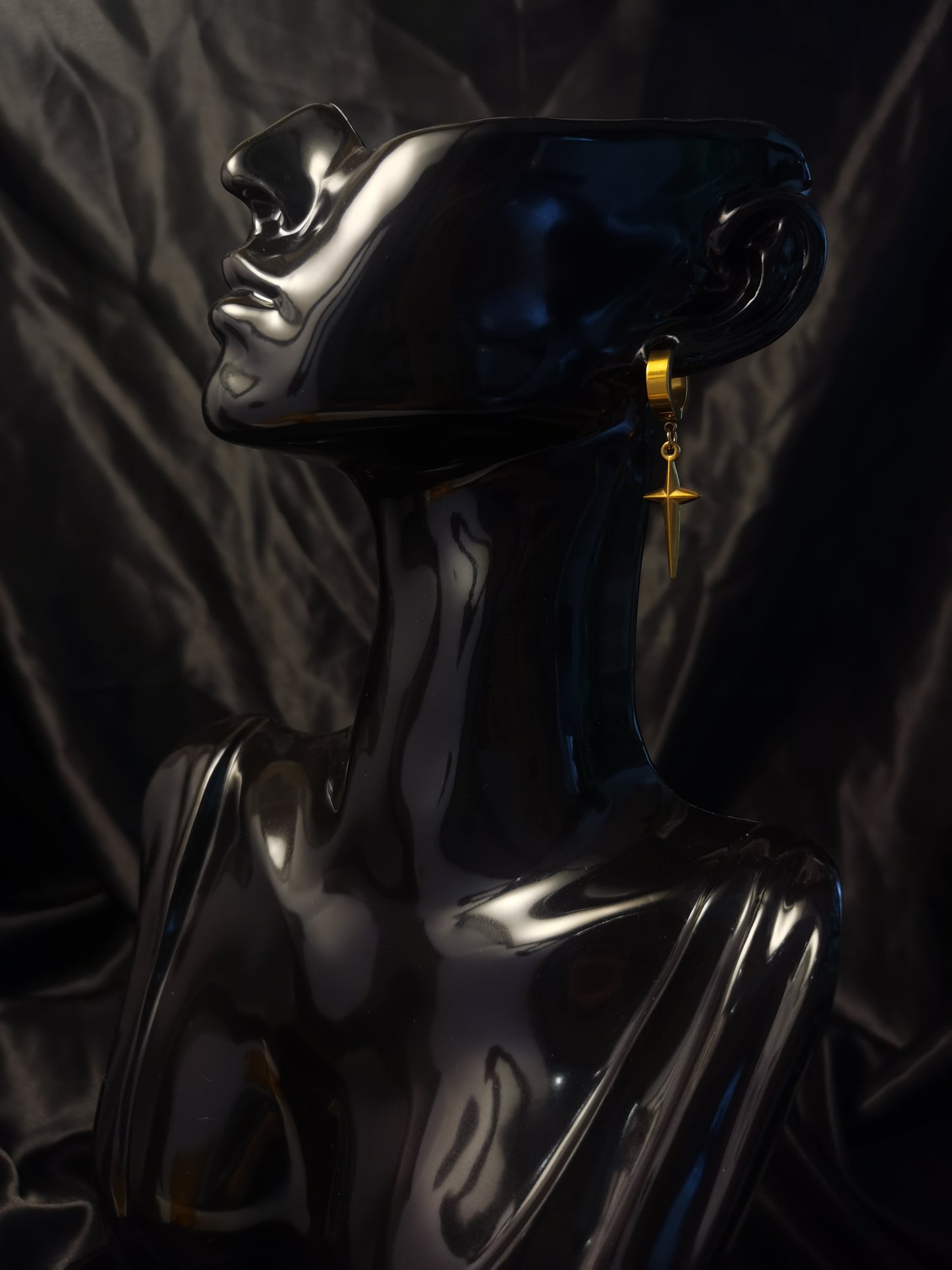 Huggie Cross Earrings 18k gold-plated Titanium Steel GMJE36