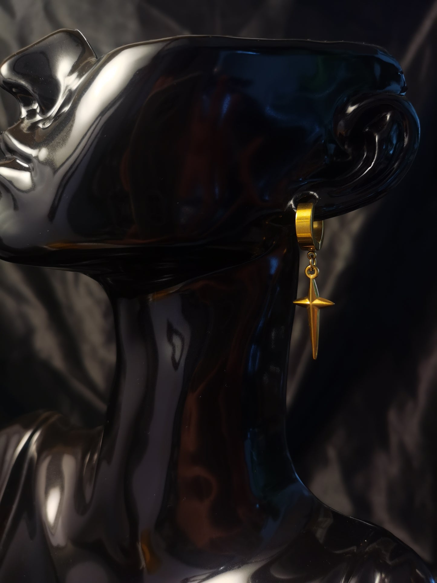 Huggie Cross Earrings 18k gold-plated Titanium Steel GMJE36