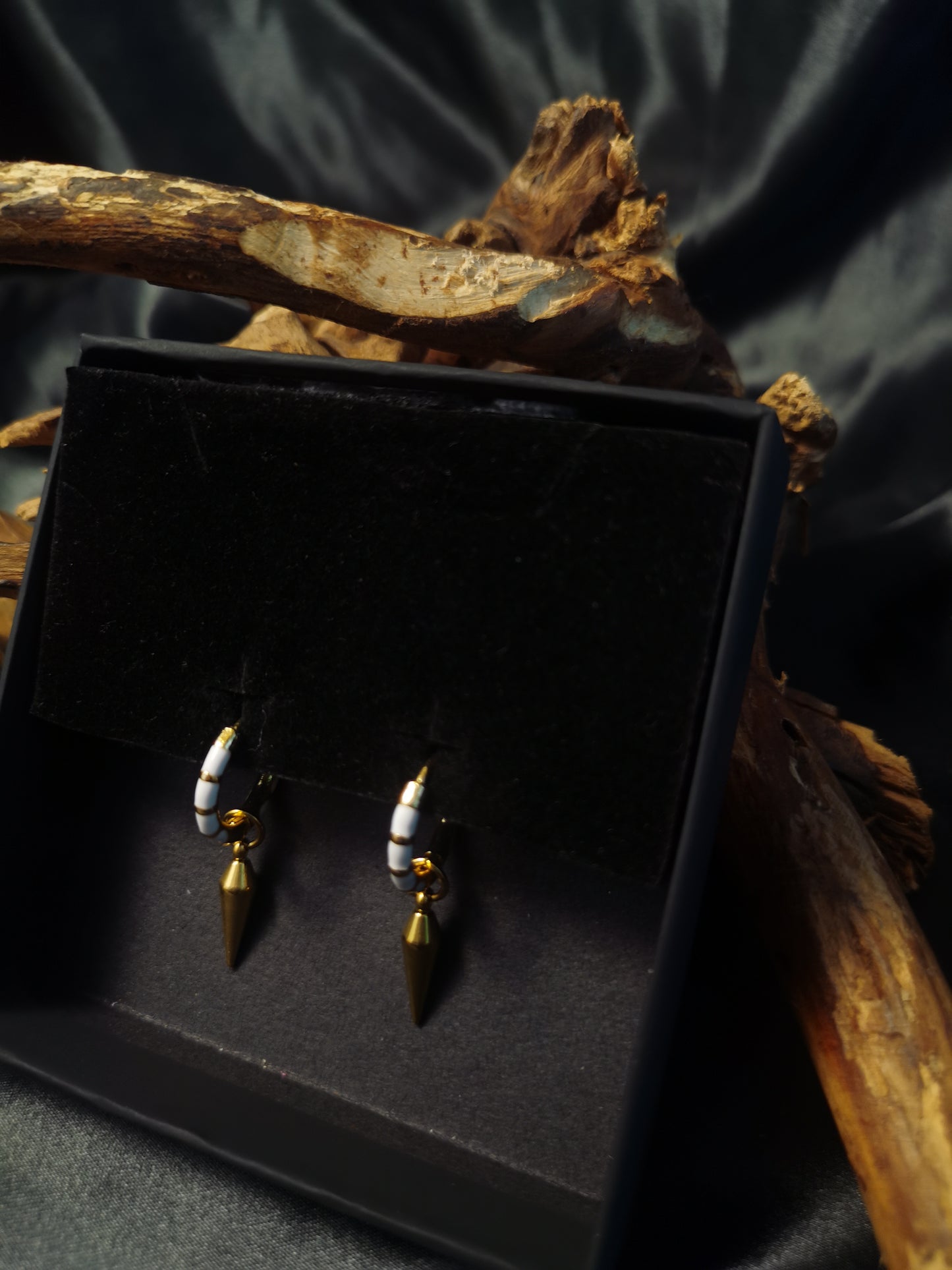 Huggie Rivet Earrings 18k gold-plated Titanium Steel GMJE35