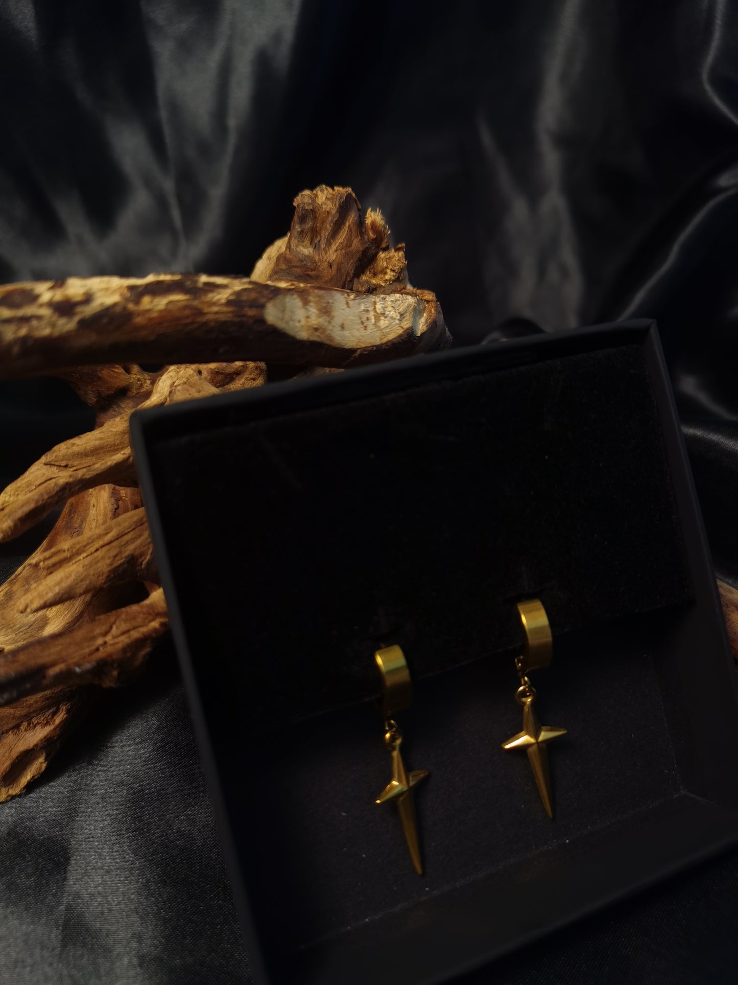 Huggie Cross Earrings 18k gold-plated Titanium Steel GMJE36