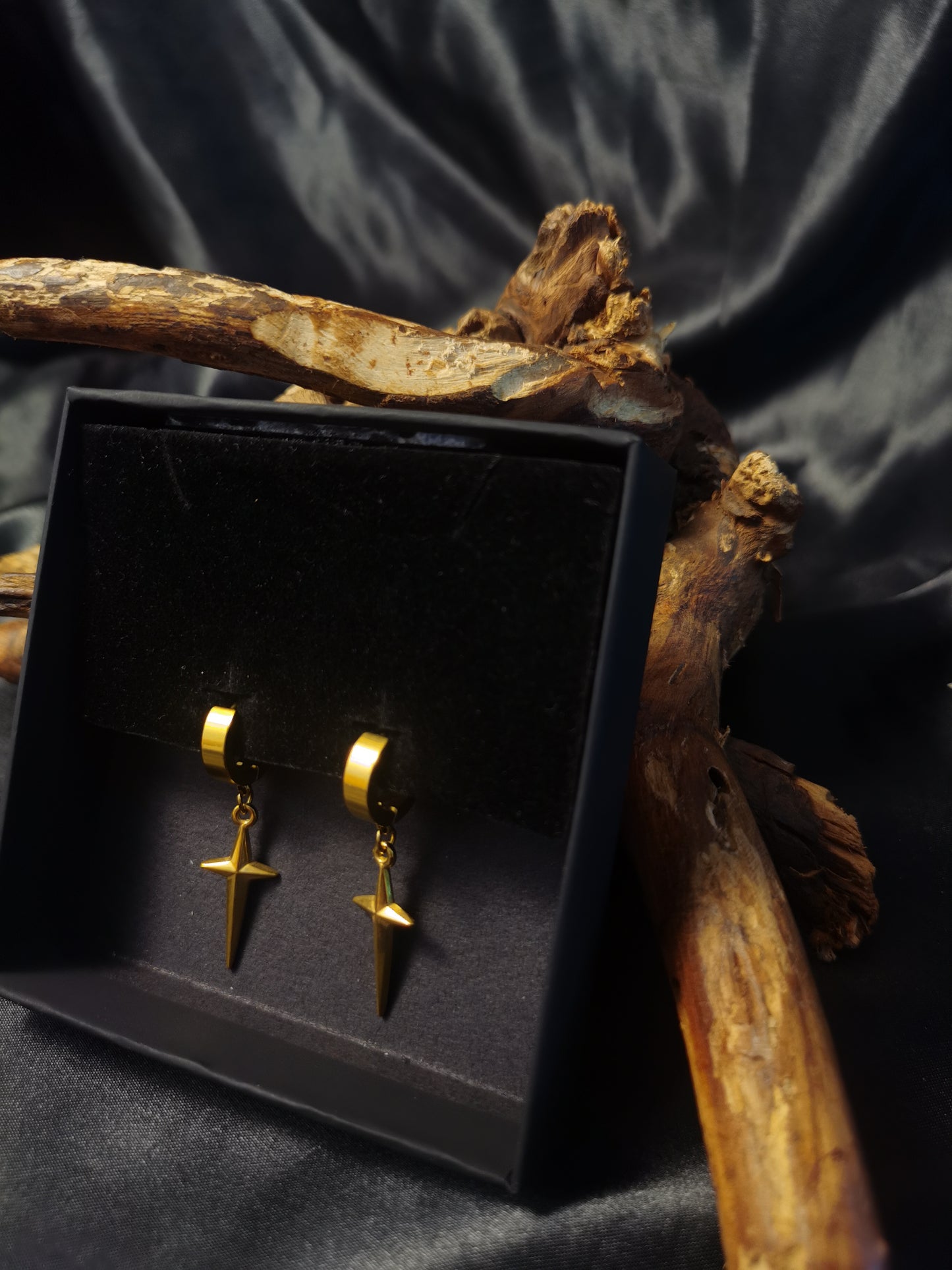 Huggie Cross Earrings 18k gold-plated Titanium Steel GMJE36